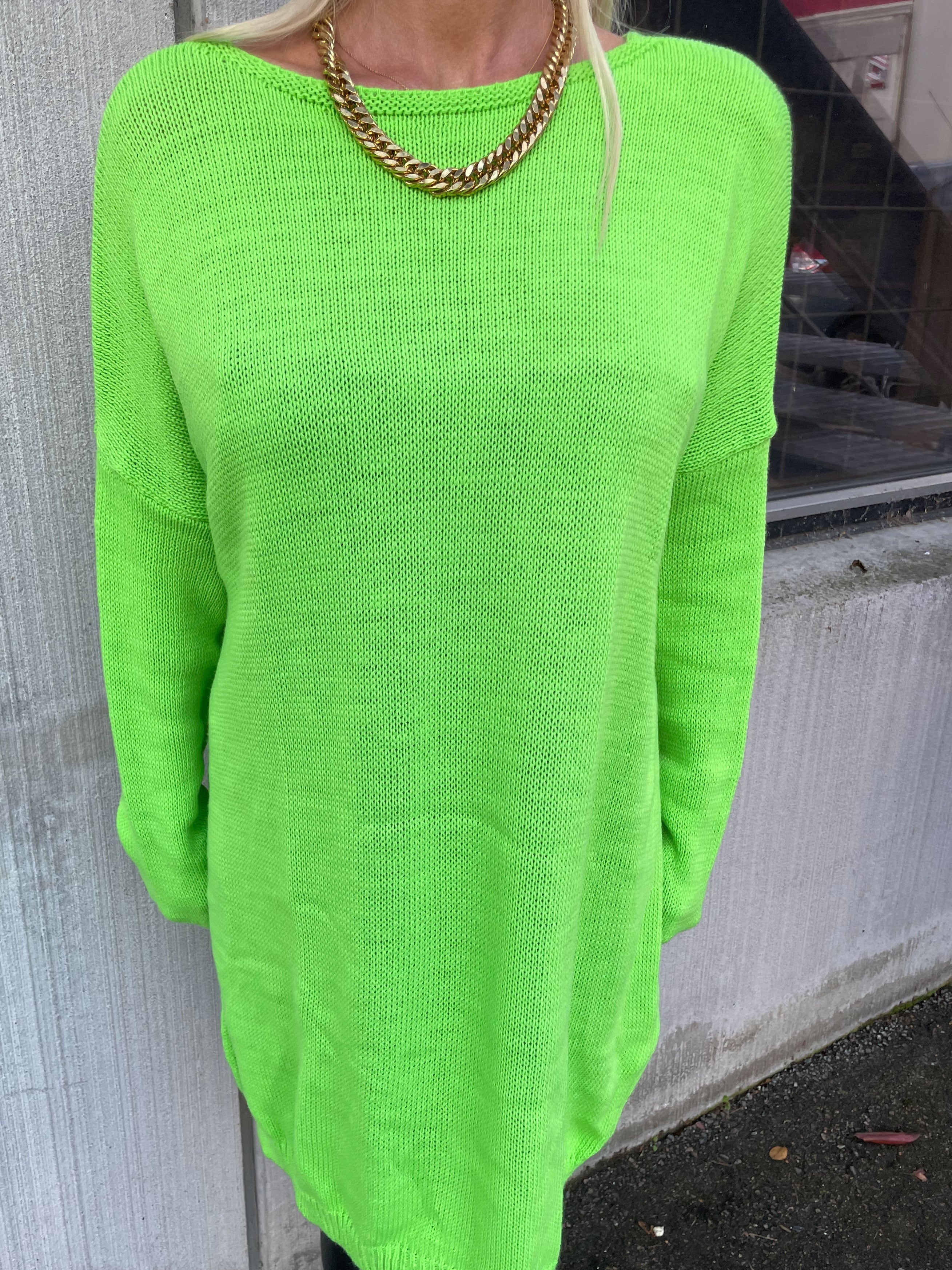 Stella - Enkel stickad klänning med djup rygg