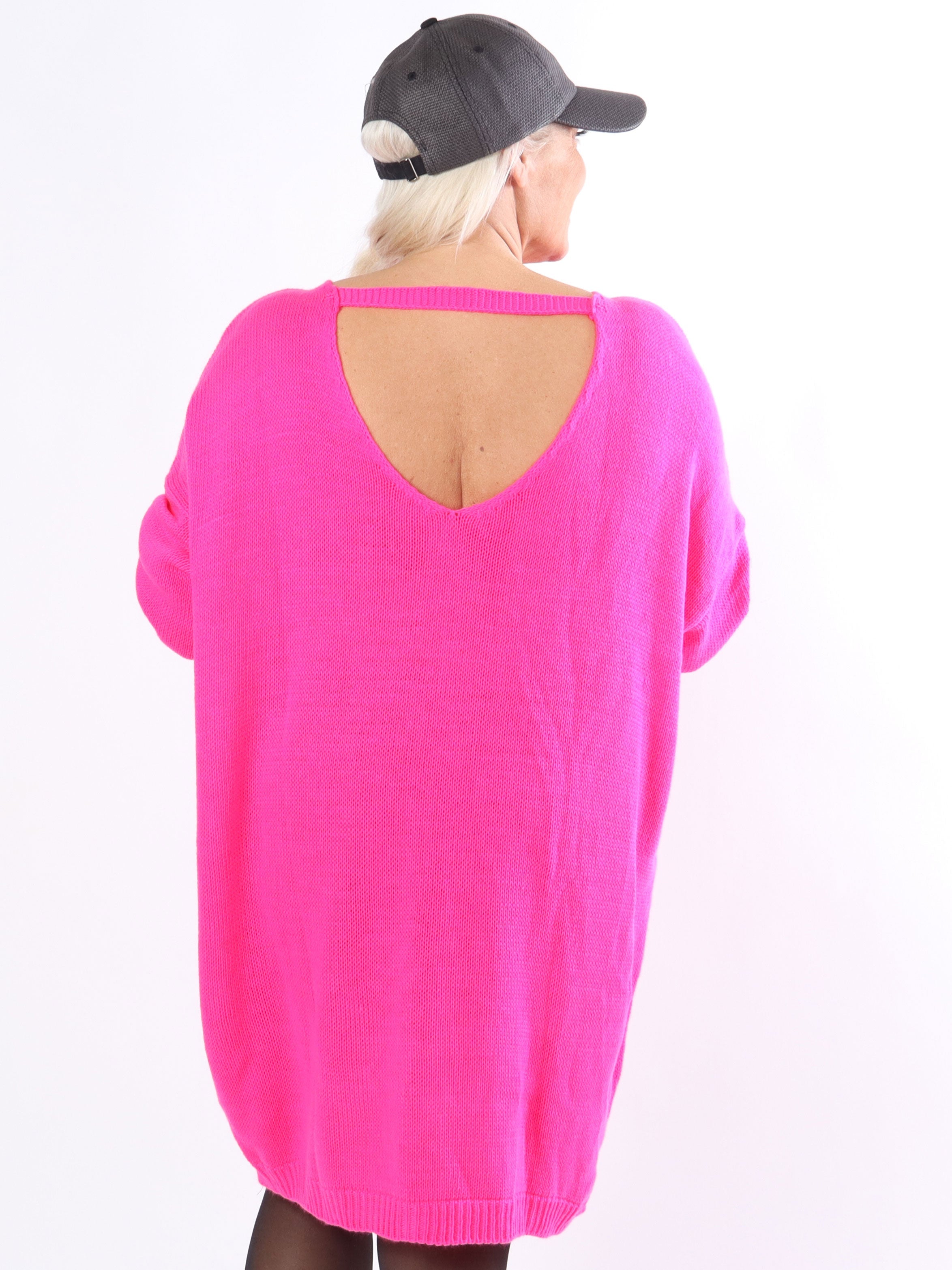 Stella - Enkel stickad klänning i plus size med låg rygg