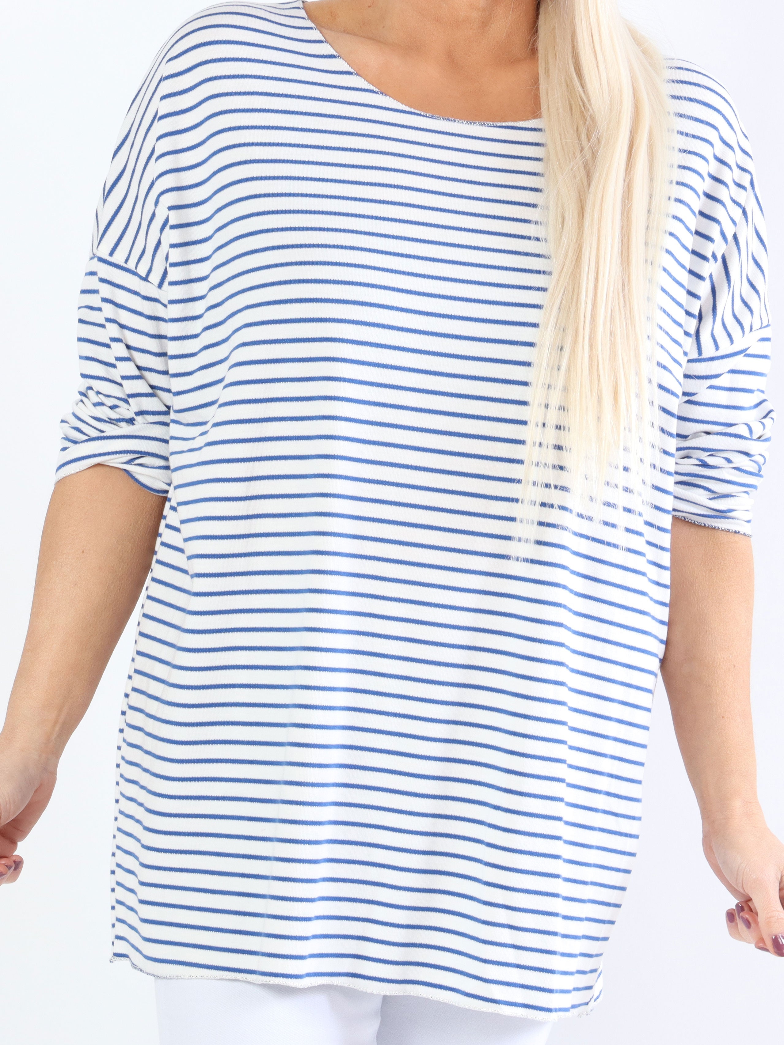 Stripe - Vit mjuk plus size blus med tunna ränder