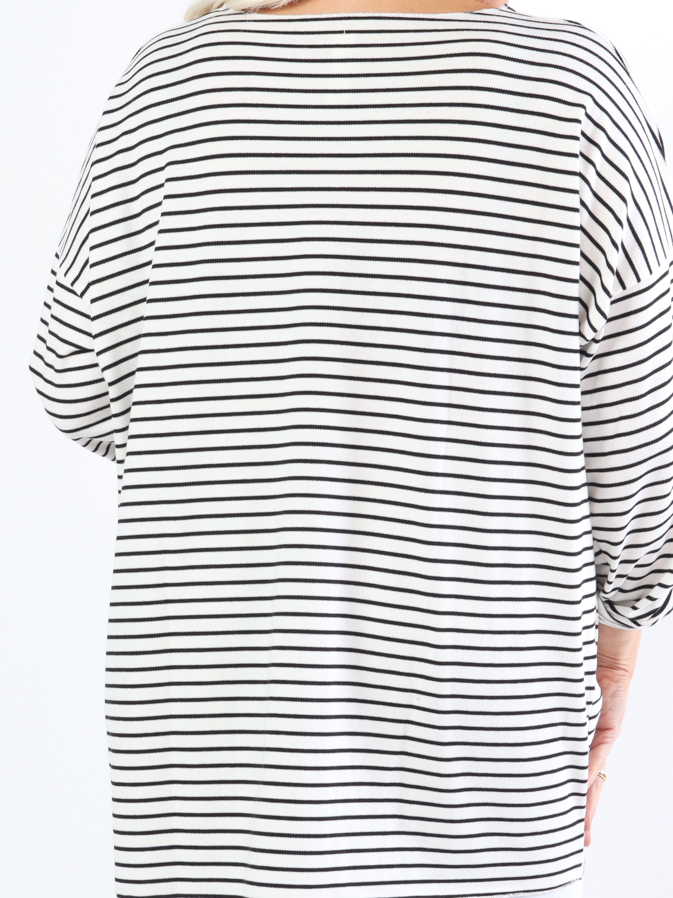 Stripe - Vit mjuk plus size blus med tunna ränder