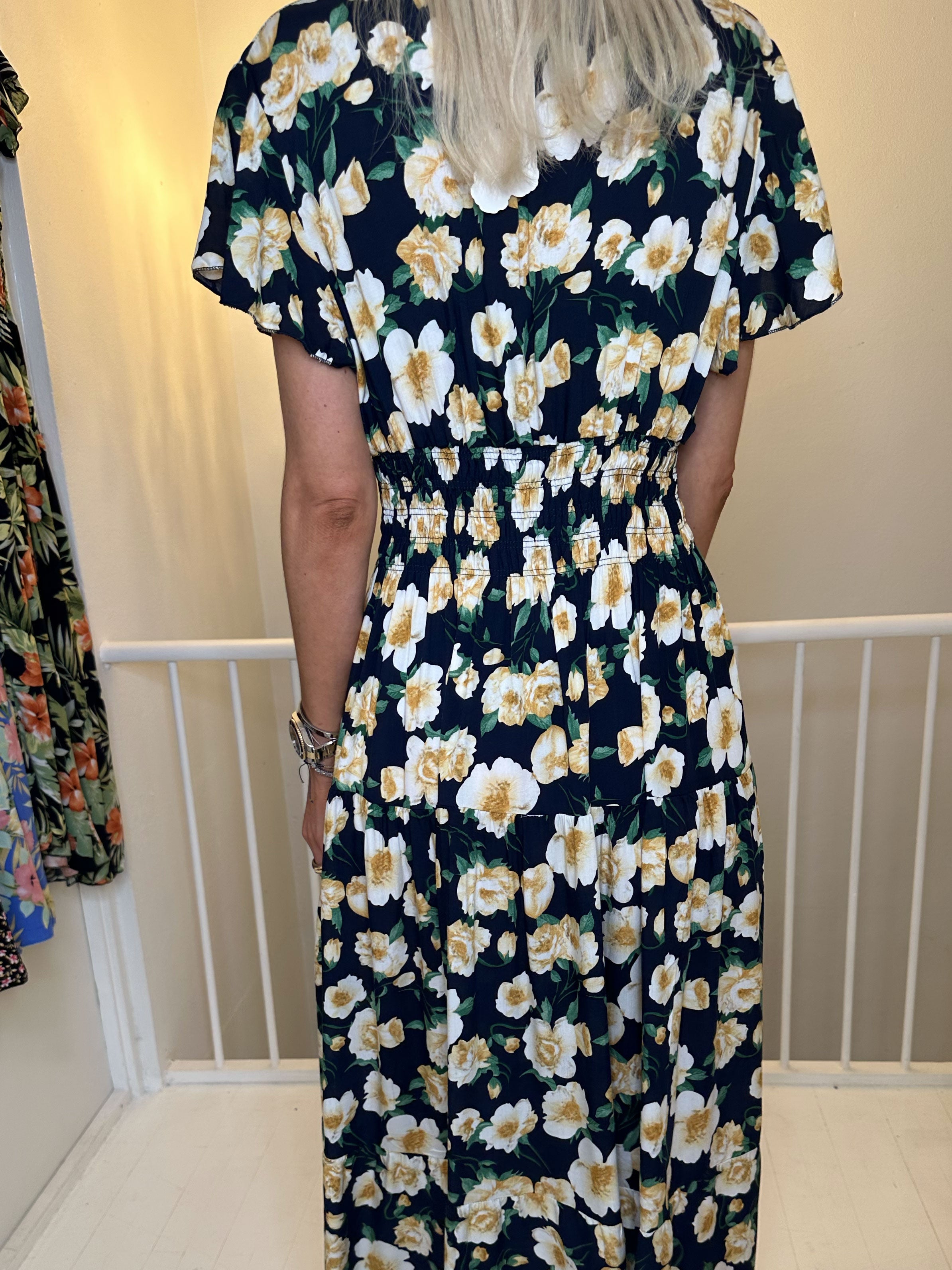 Summer Big Flower - Lång klänning med blommigt tryck och volanger