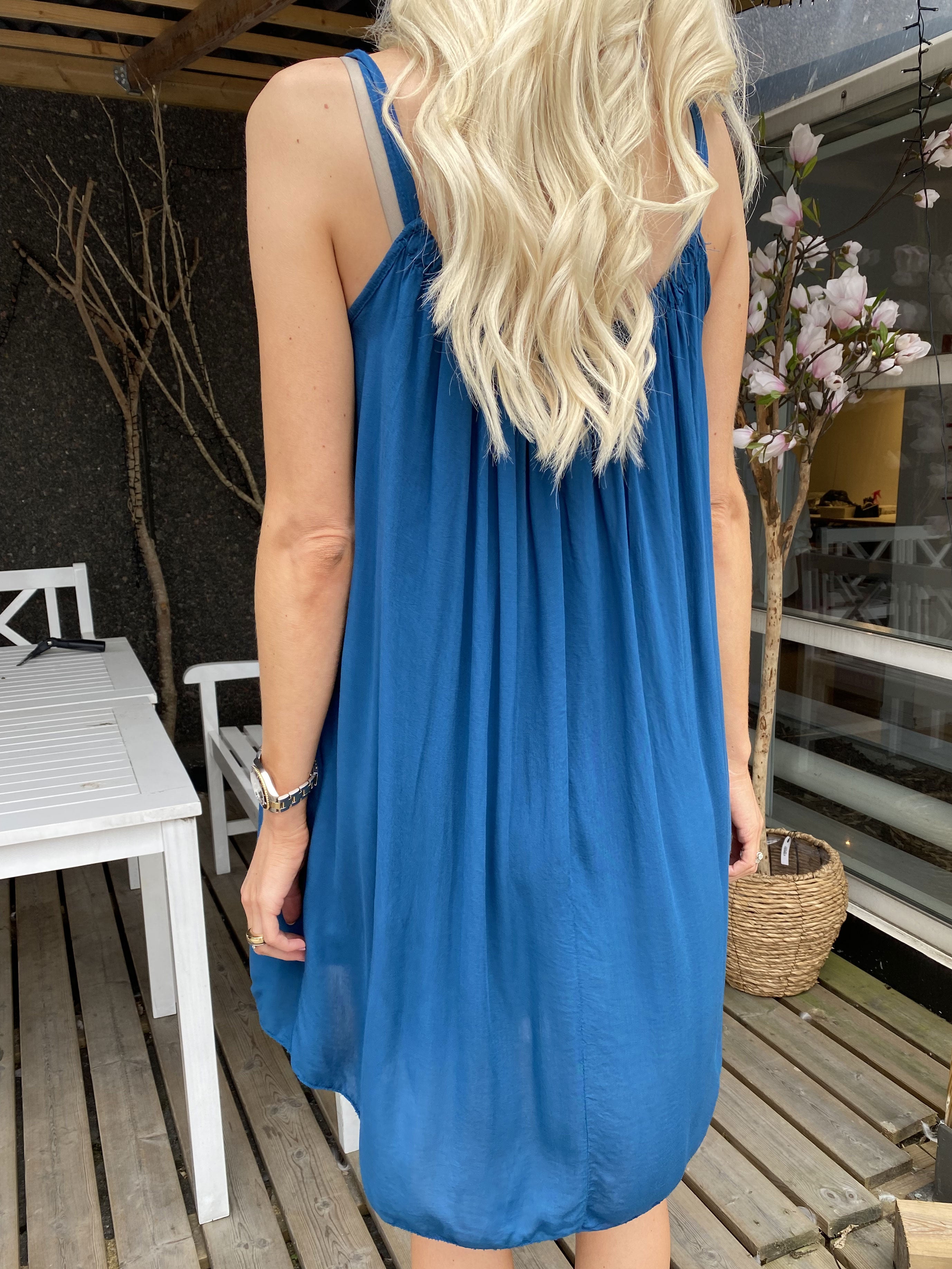 Sunshines - Klänning i lätt och avslappnad look