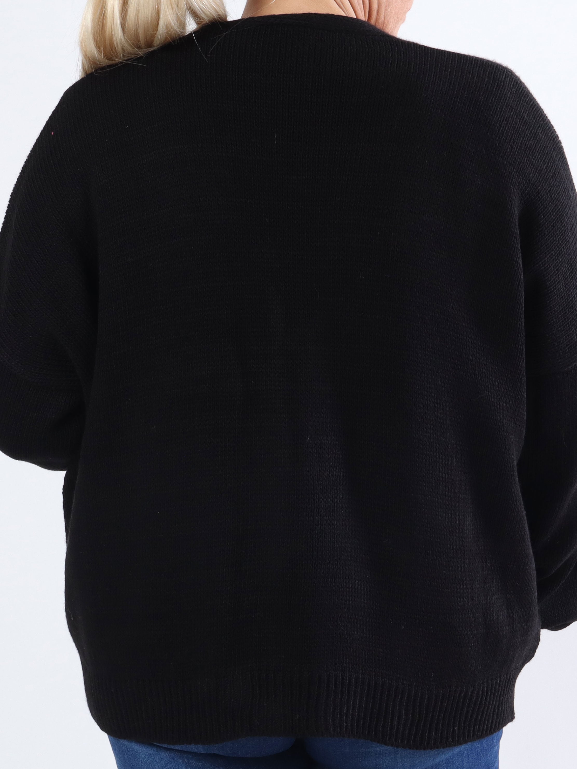 Susana - Kort plus size stickad kofta med glänsande knappar