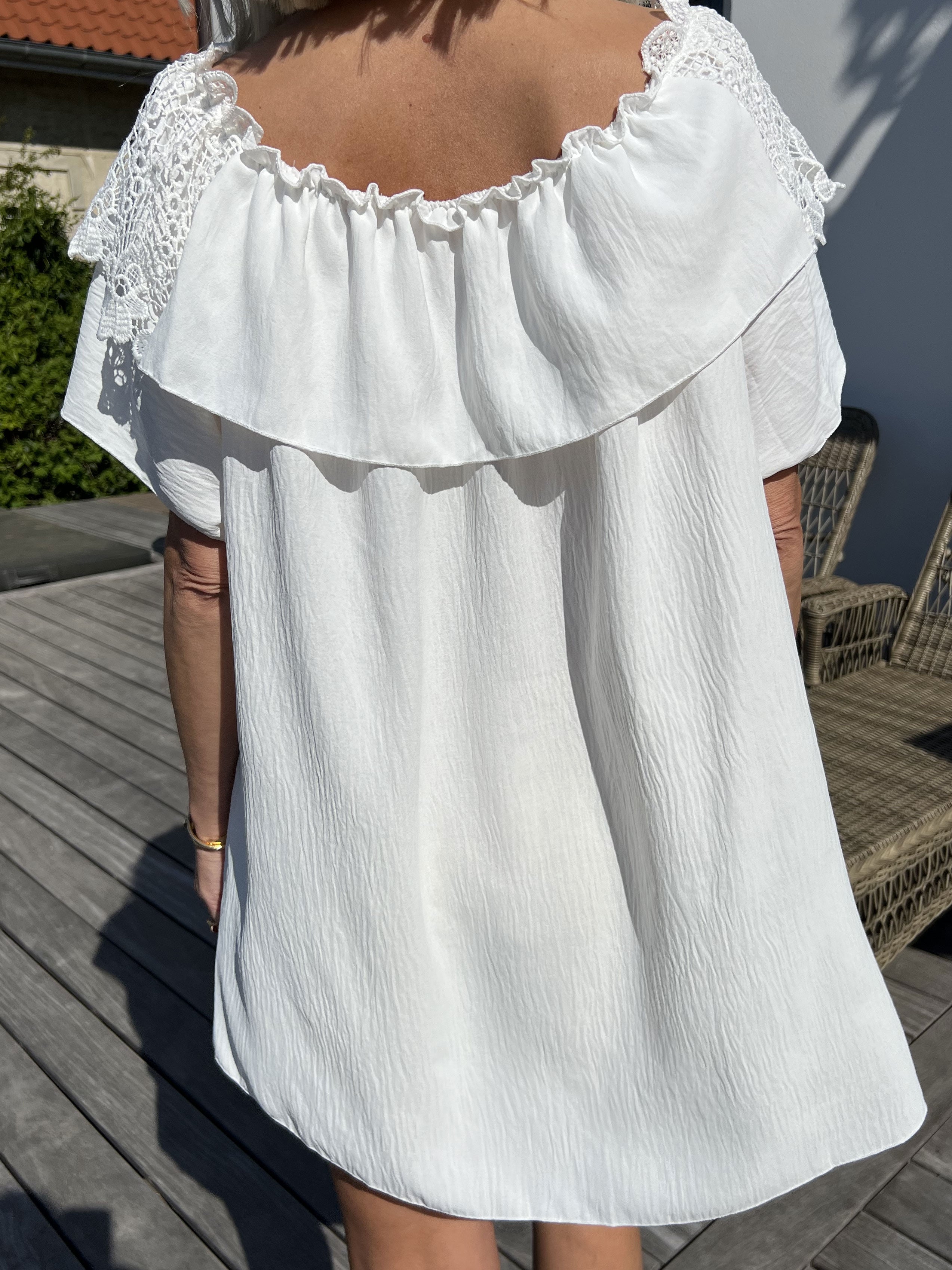 Sydney - Söt tunika utan axlar med broderier