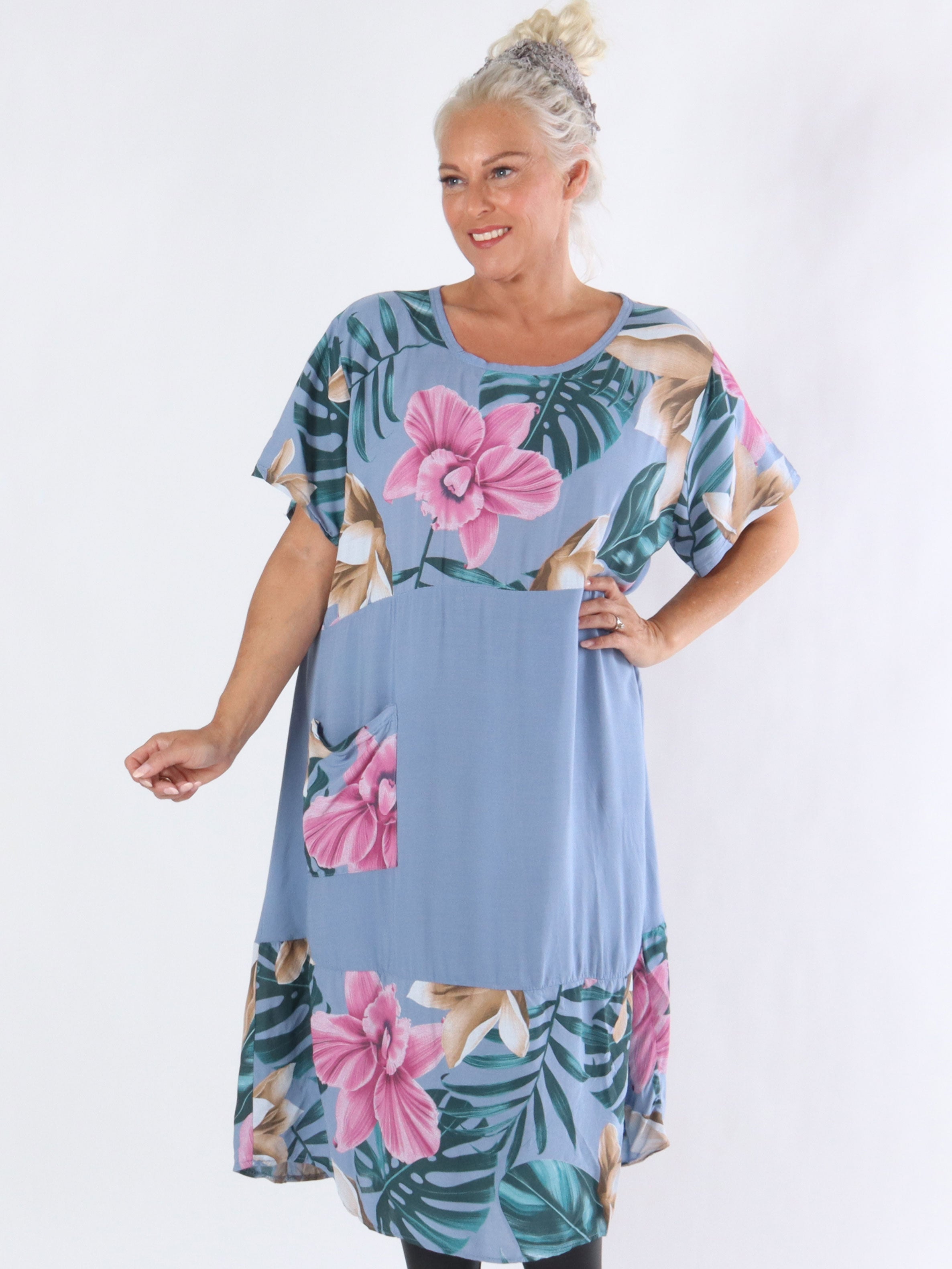 Taimi - Klänning med blommönster och ficka