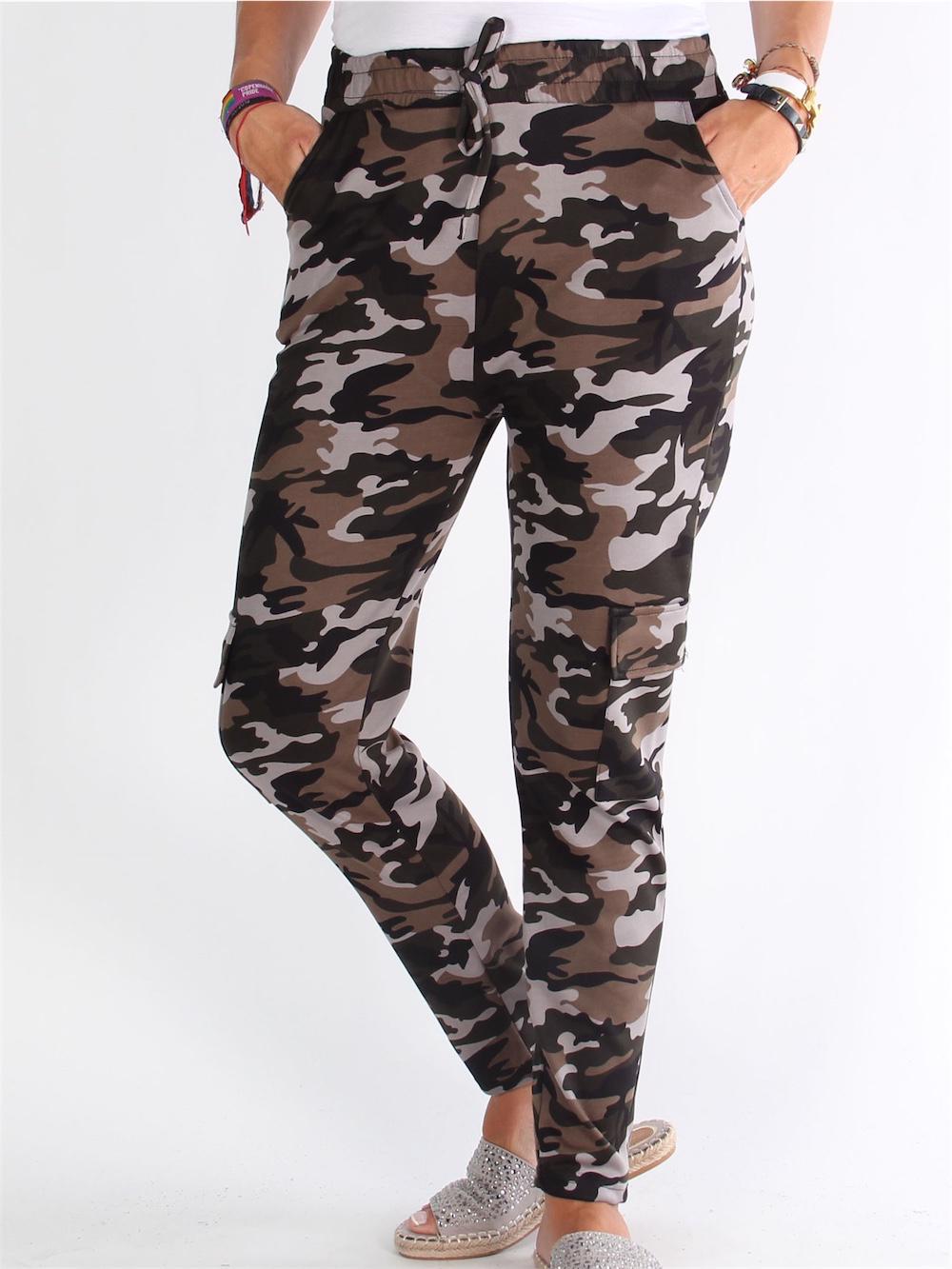 Tanja - Coola armégröna camouflage byxor med fickor