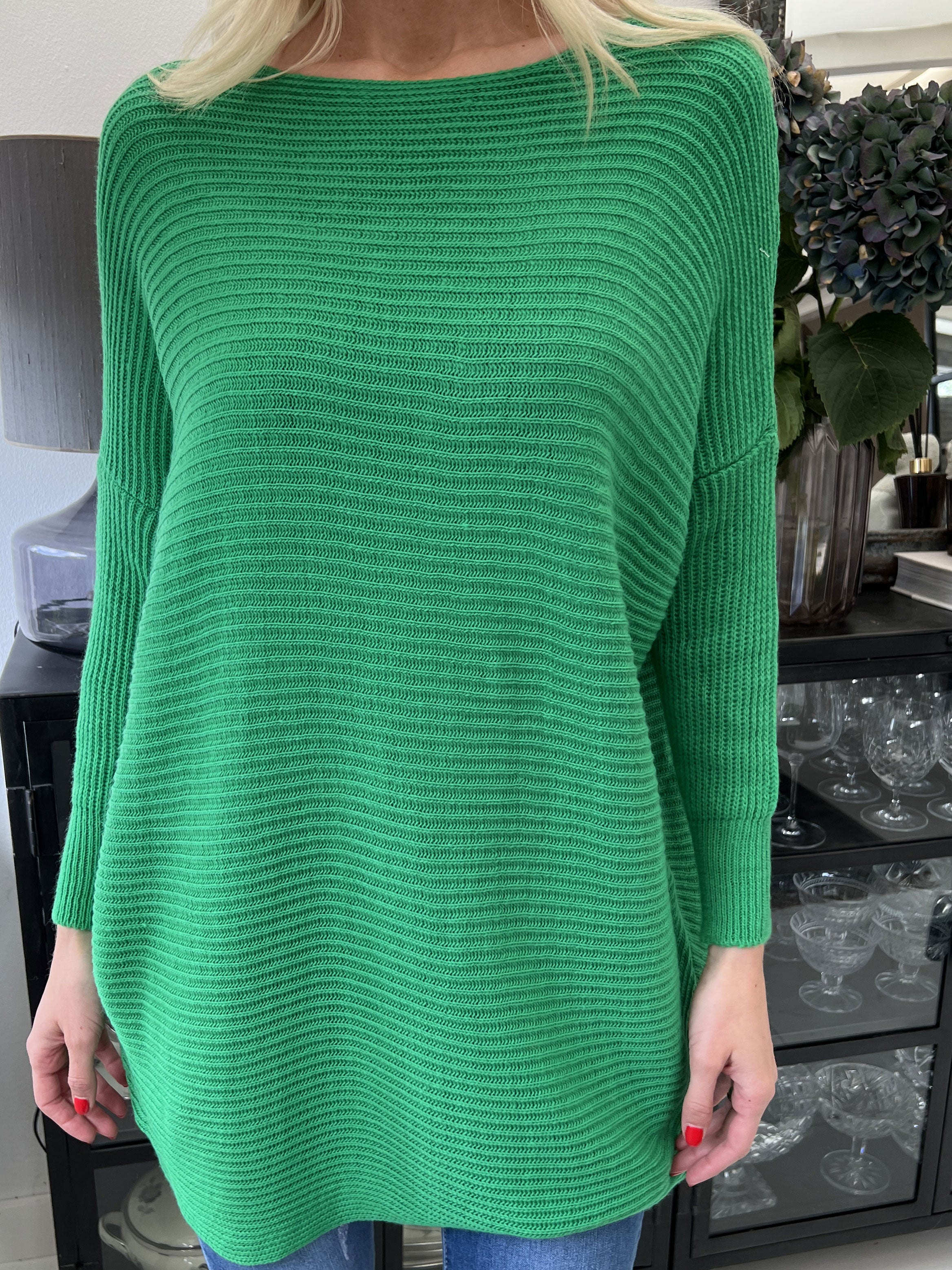 Teddy - Stickad blus med åtsittande ärmar