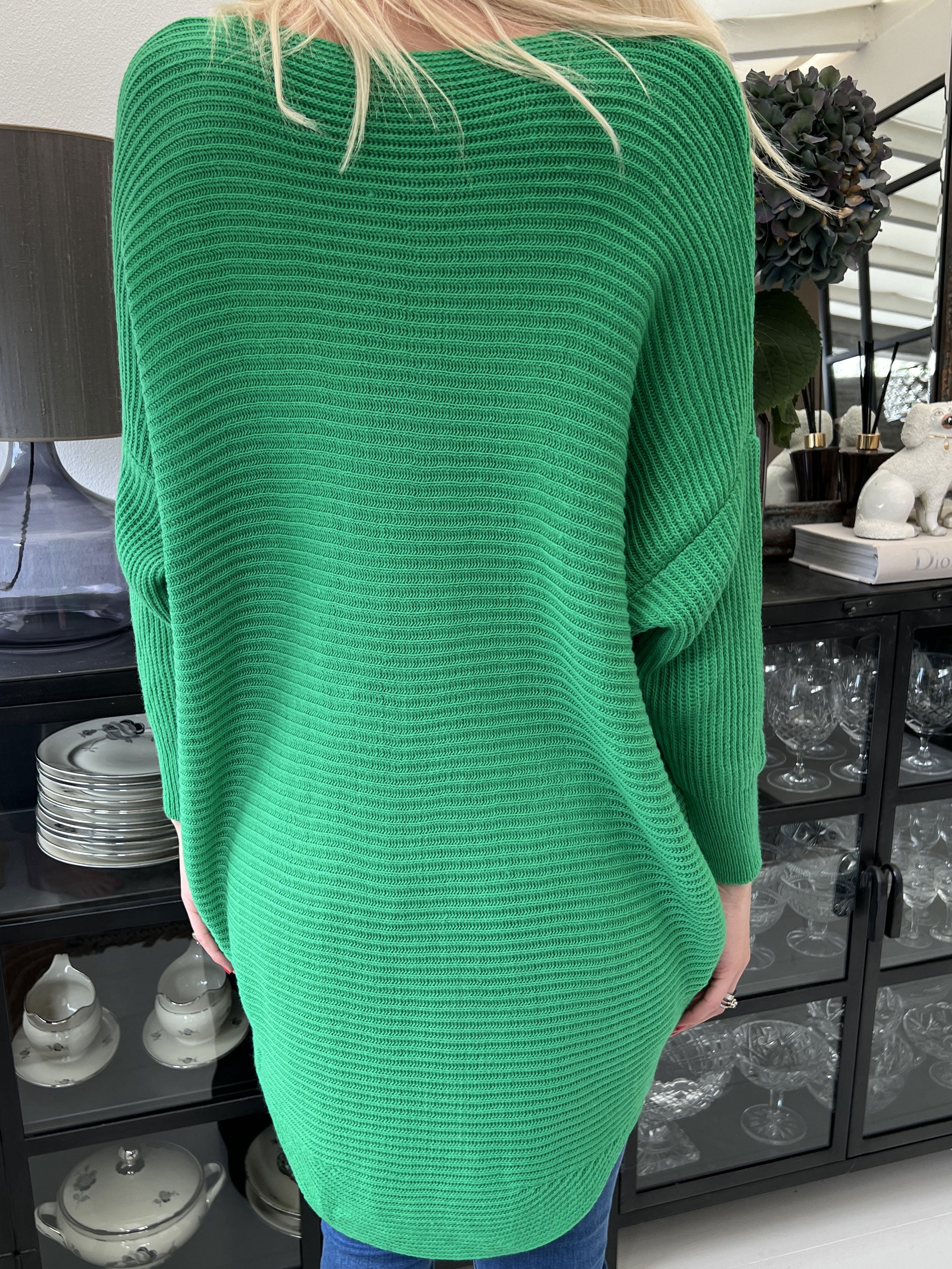 Teddy - Stickad blus med åtsittande ärmar