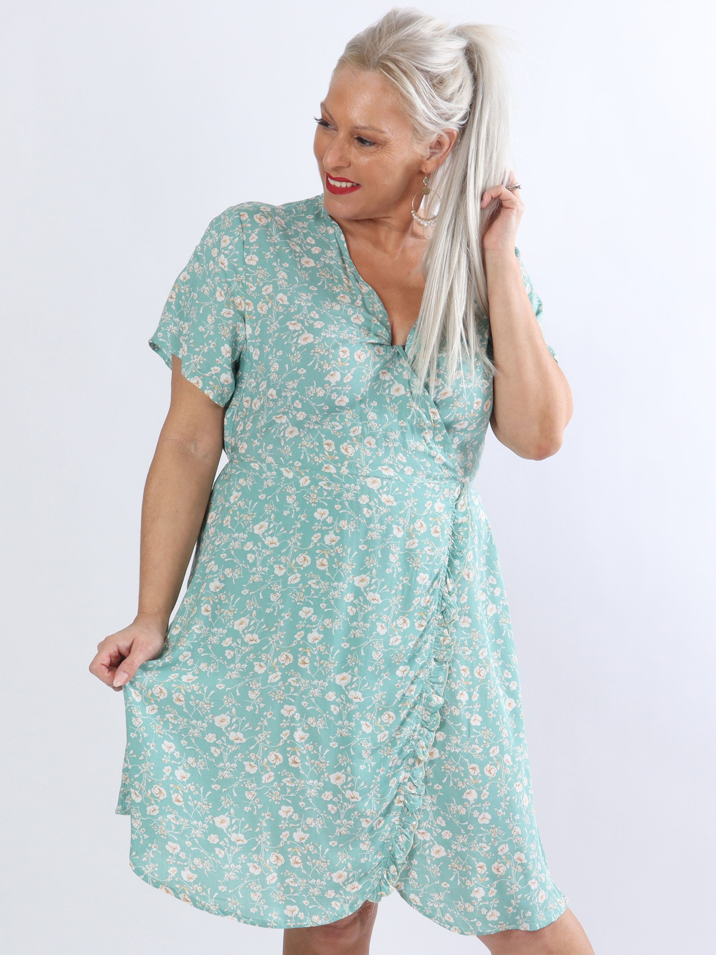 Tehani - Klänning med blommönster