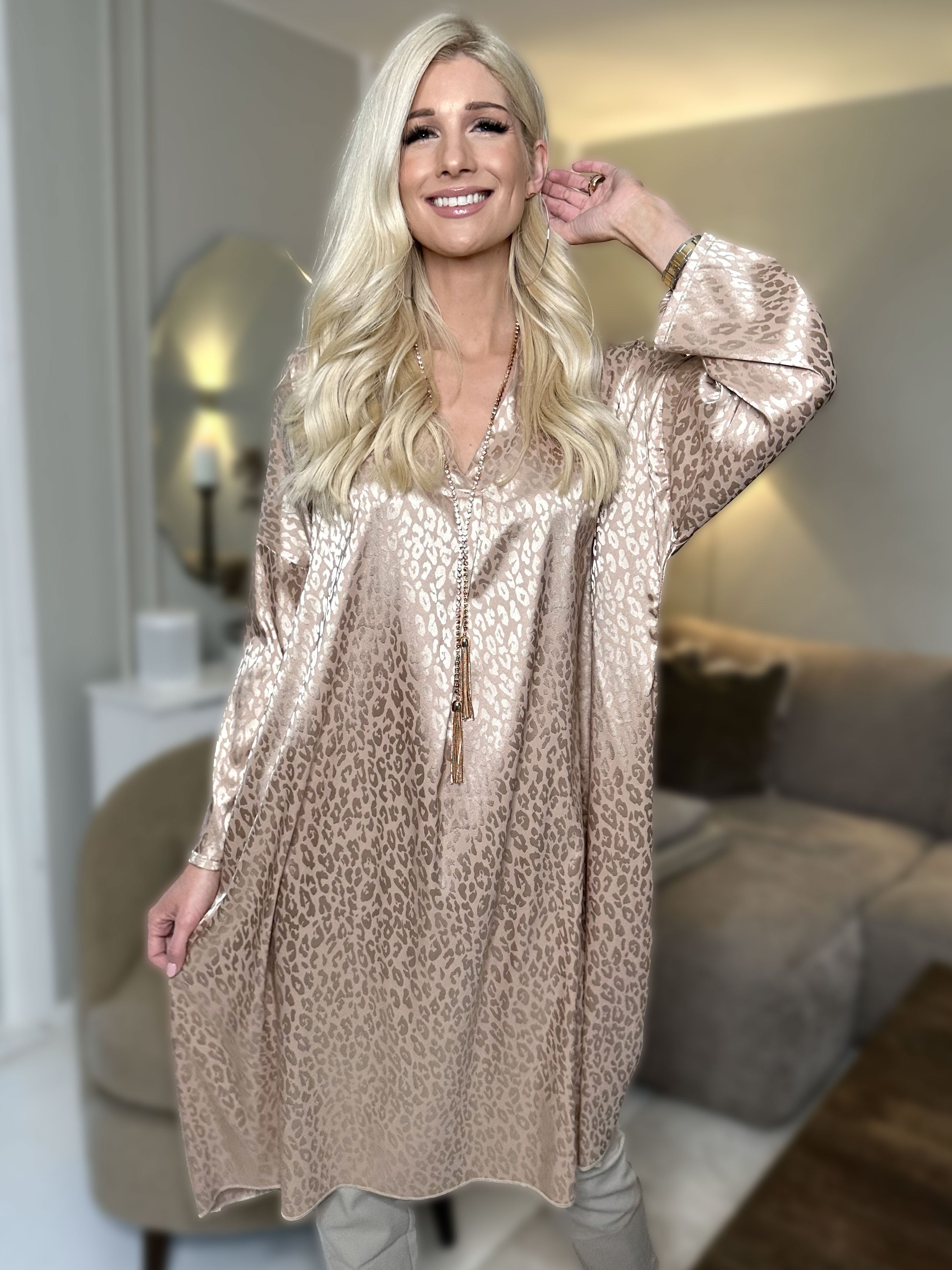 Telly - Tunica med leopardfläckar i silkeslook