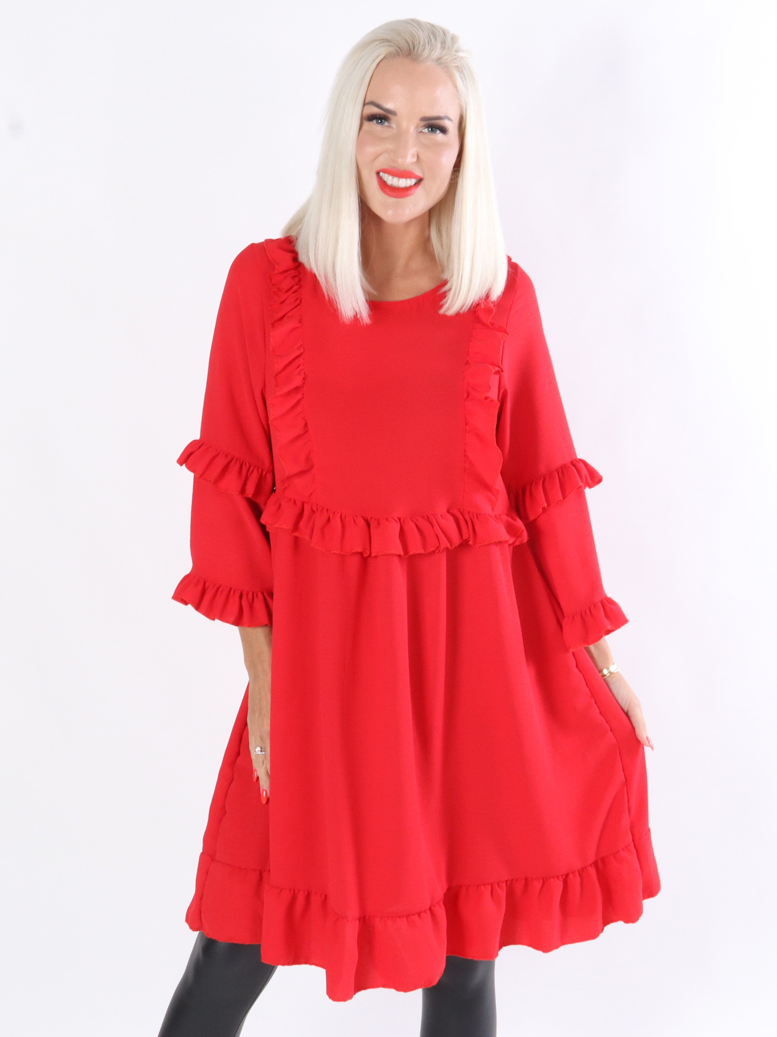 Thyra - Klänning med volangkanter framtill