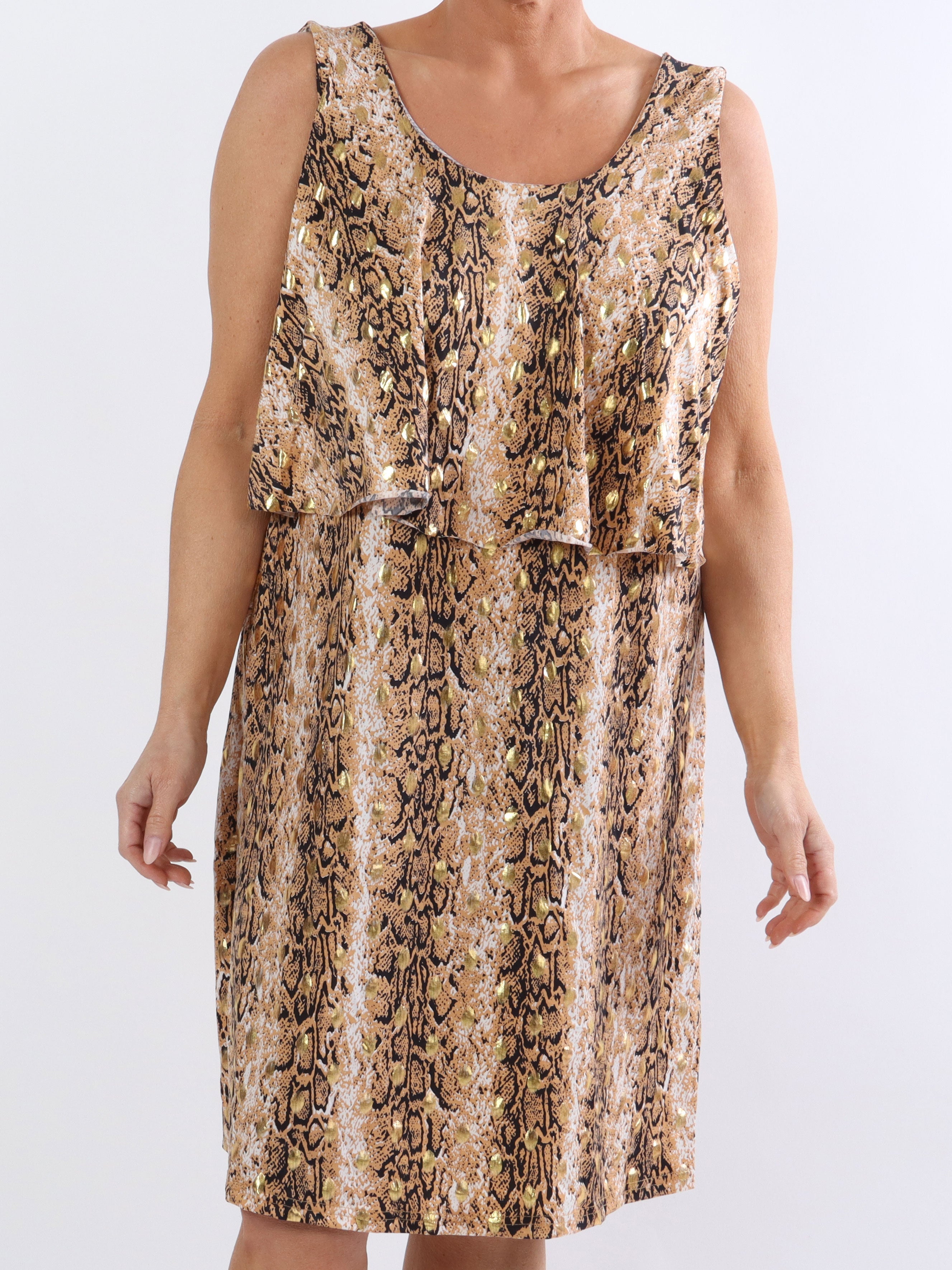 Tiger - Söt klänning i plus size med ormtryck och gulddetaljer