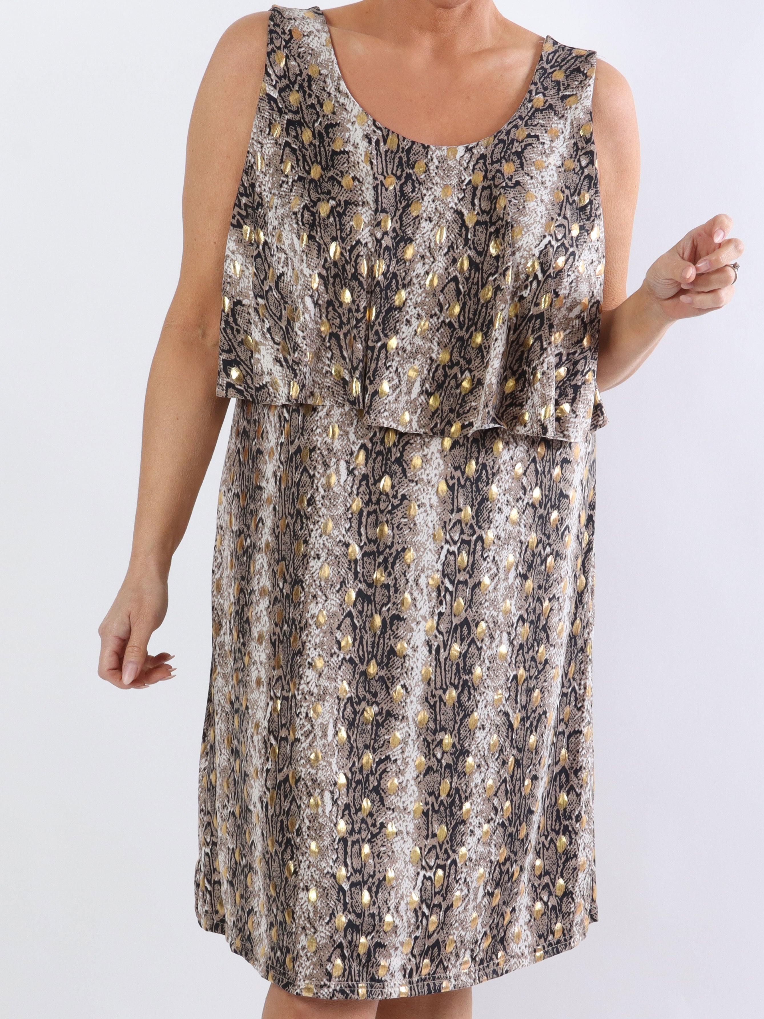 Tiger - Söt klänning i plus size med ormtryck och gulddetaljer