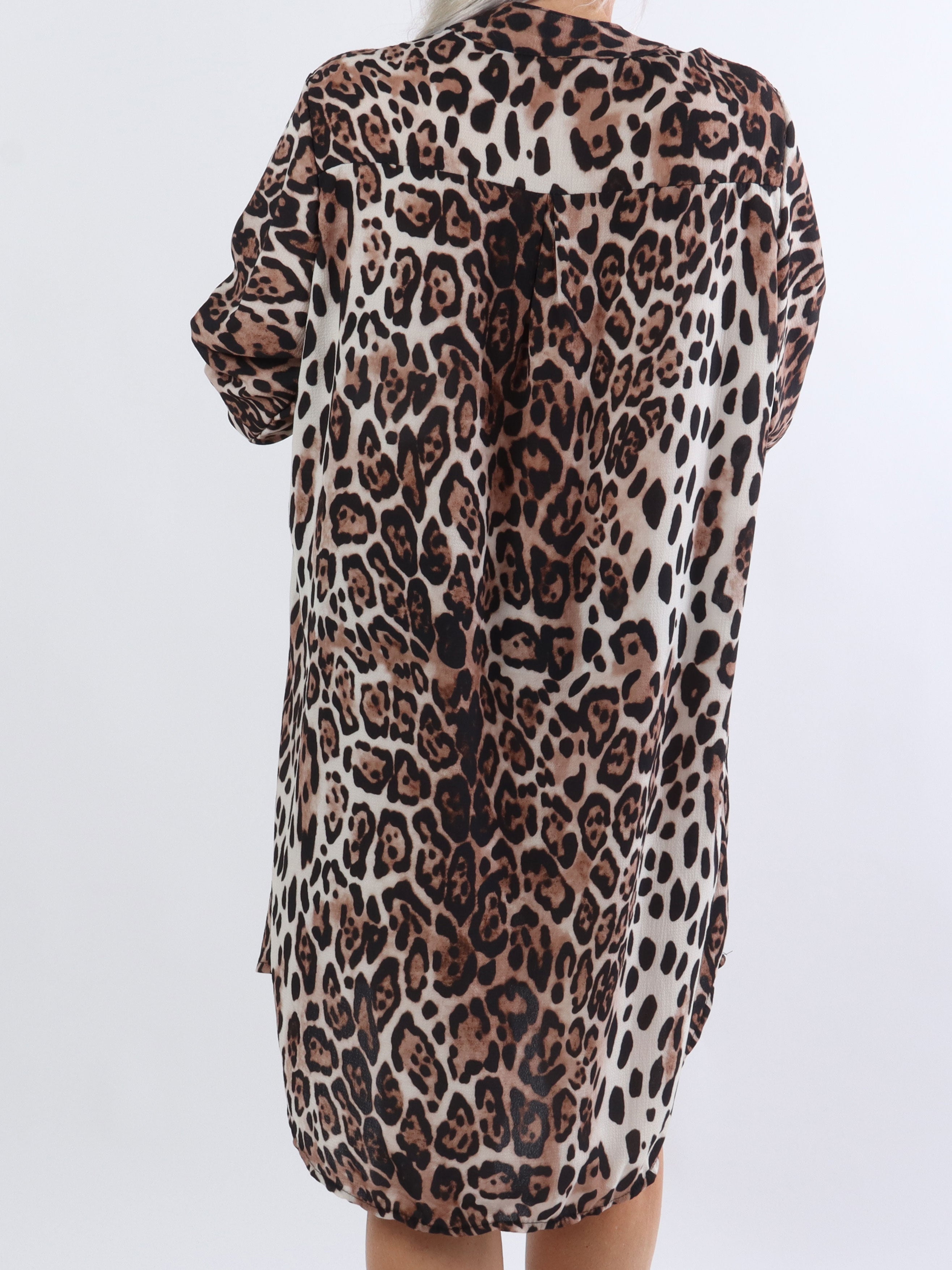 Vanesa Dress Animal - Lätt och luftig plus size-klänning i djurmönster