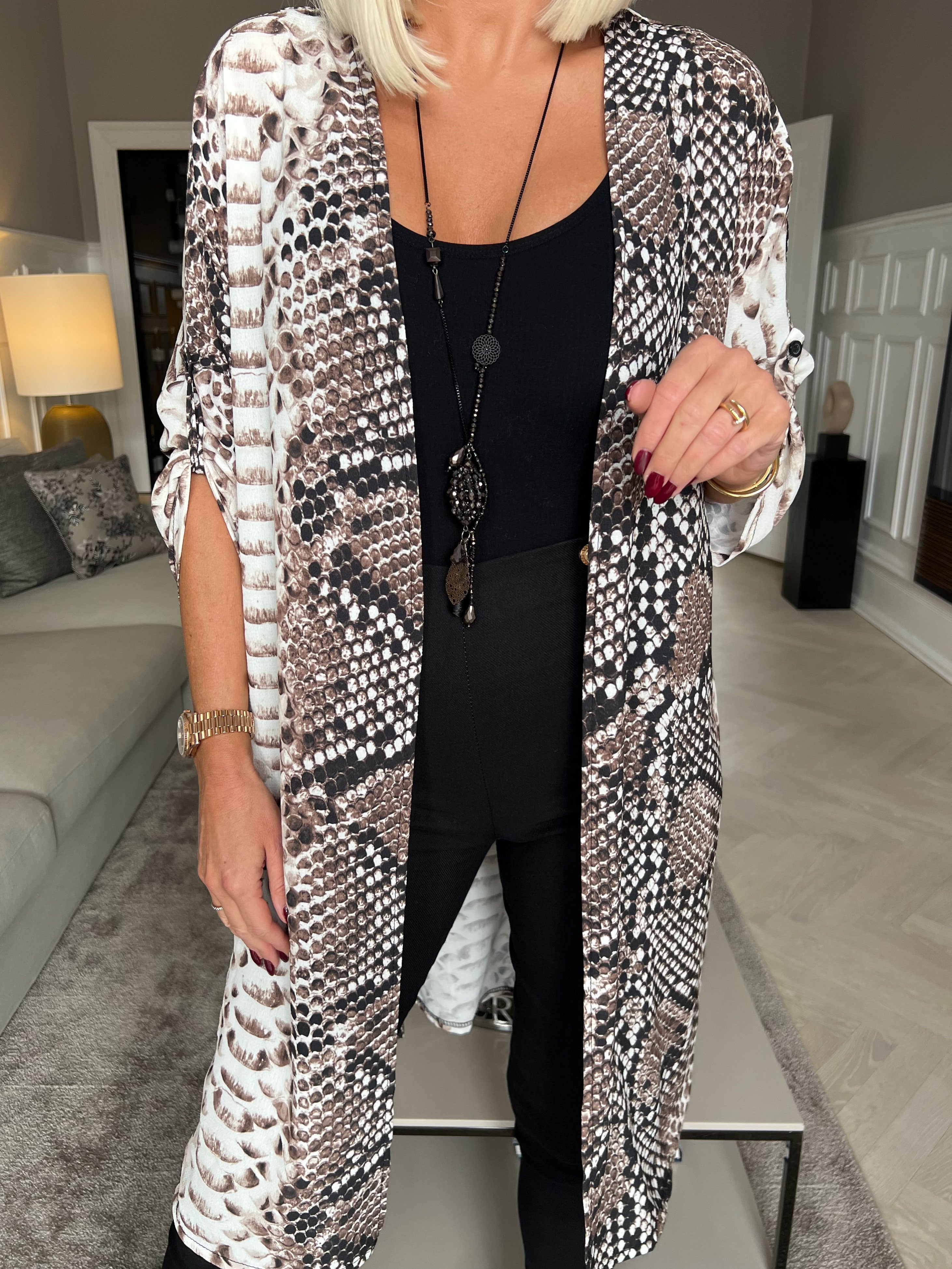 Vanesa Animal Kimono - Söt viskos kimono med djurtryck