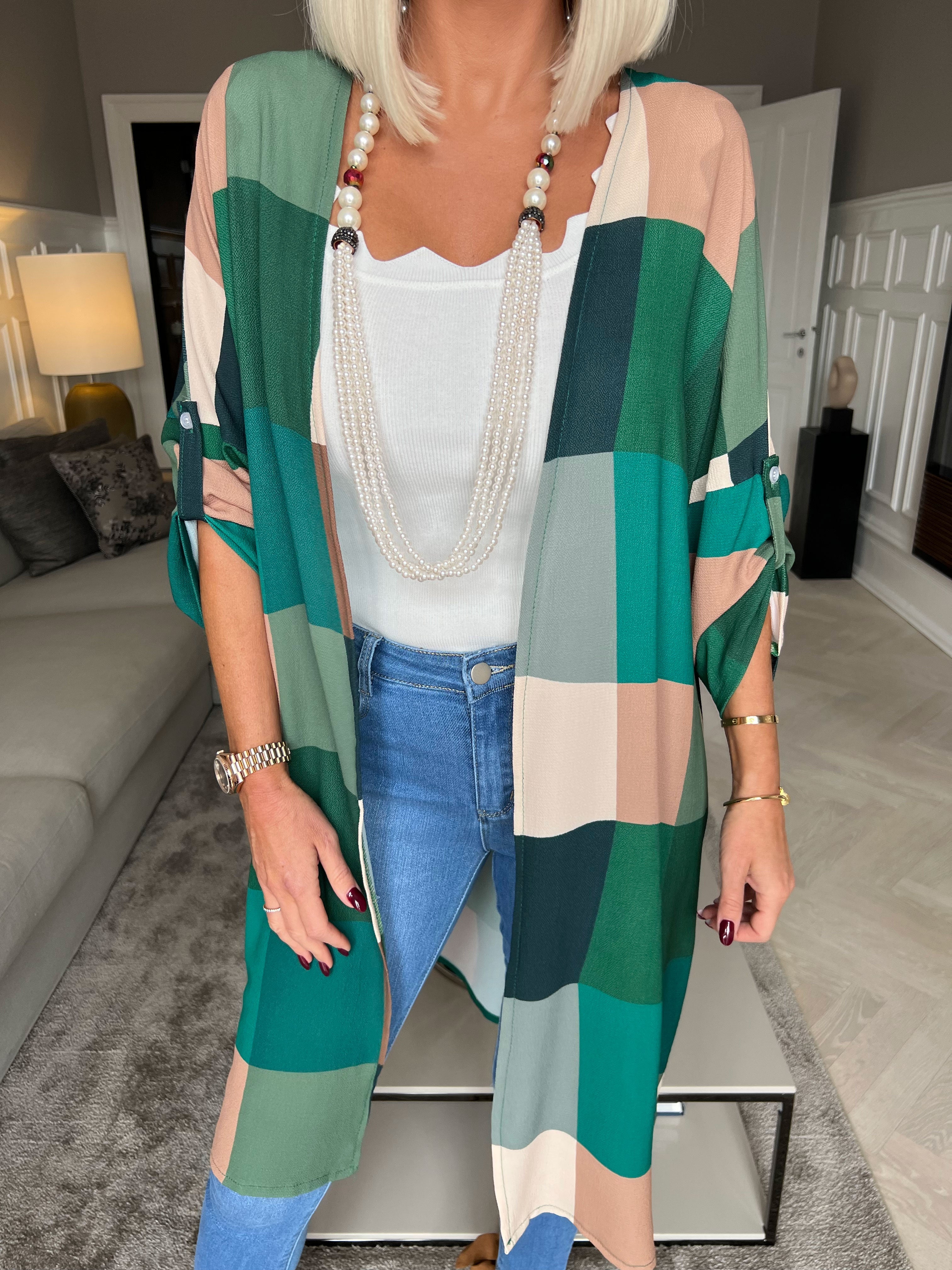 Vanesa Kimono - Söt kimono i viskos med rutor