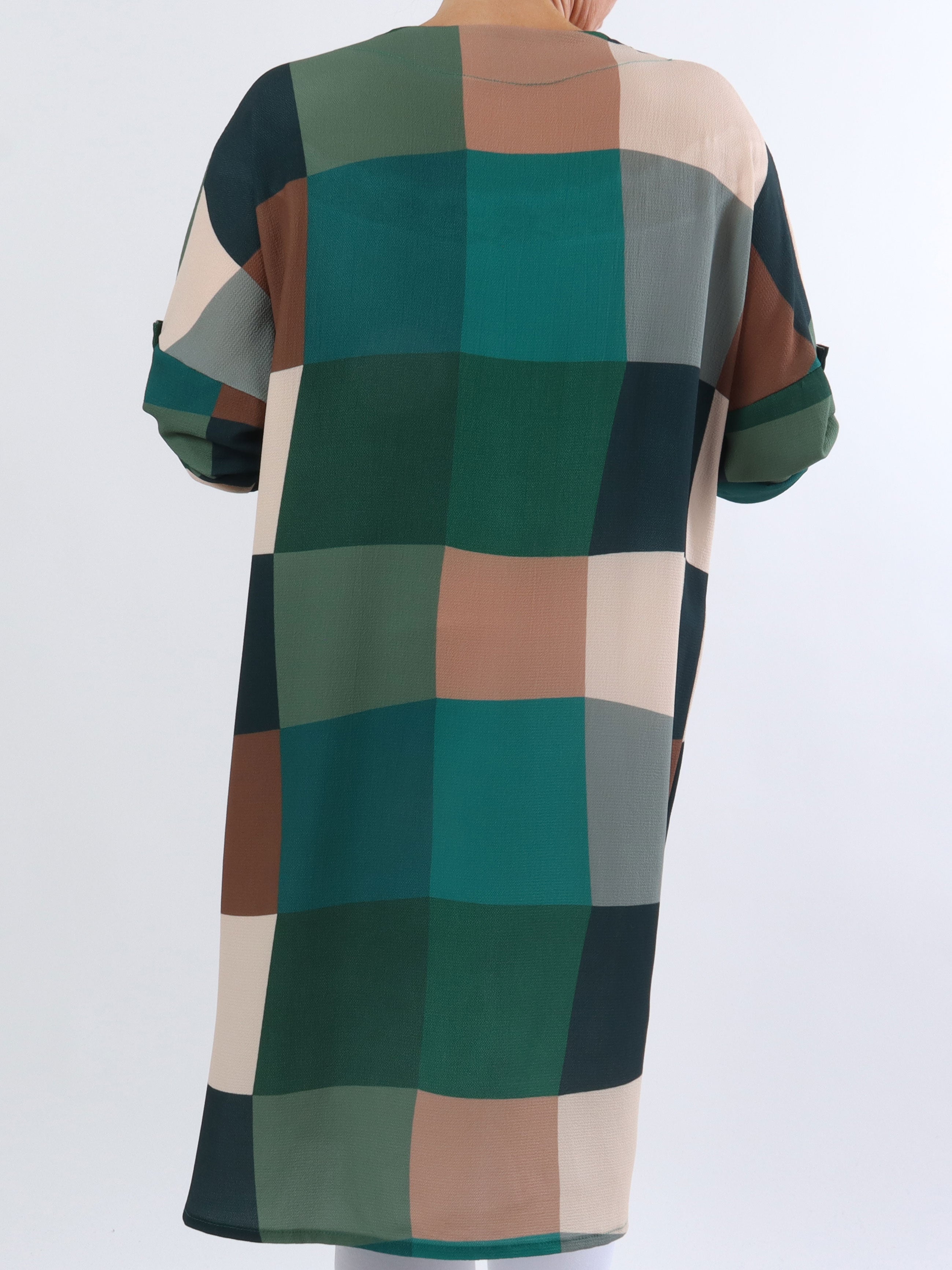 Vanesa Kimono - Söt plus size kimono i viskos med rutor