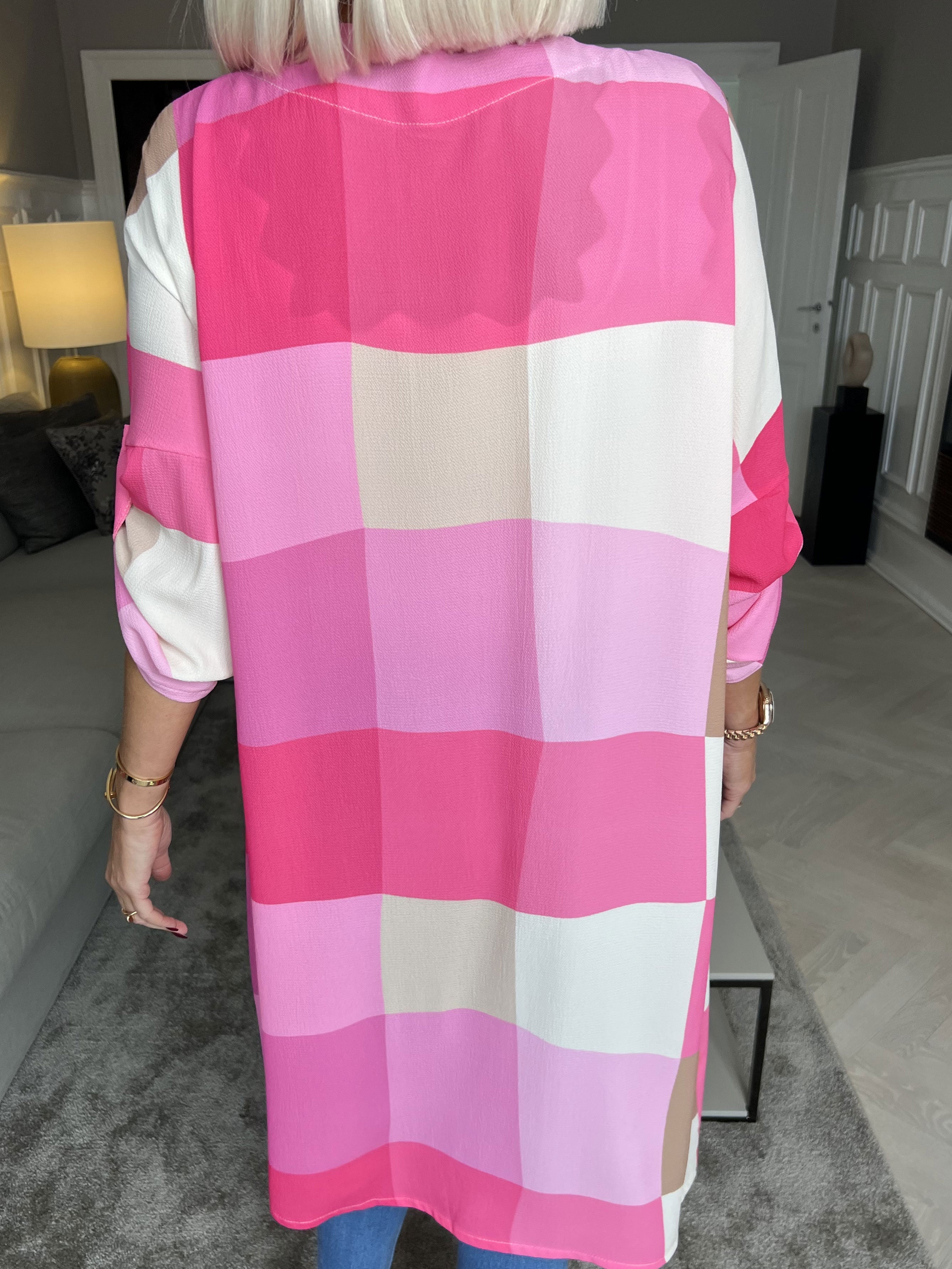 Vanesa Kimono - Söt kimono i viskos med rutor