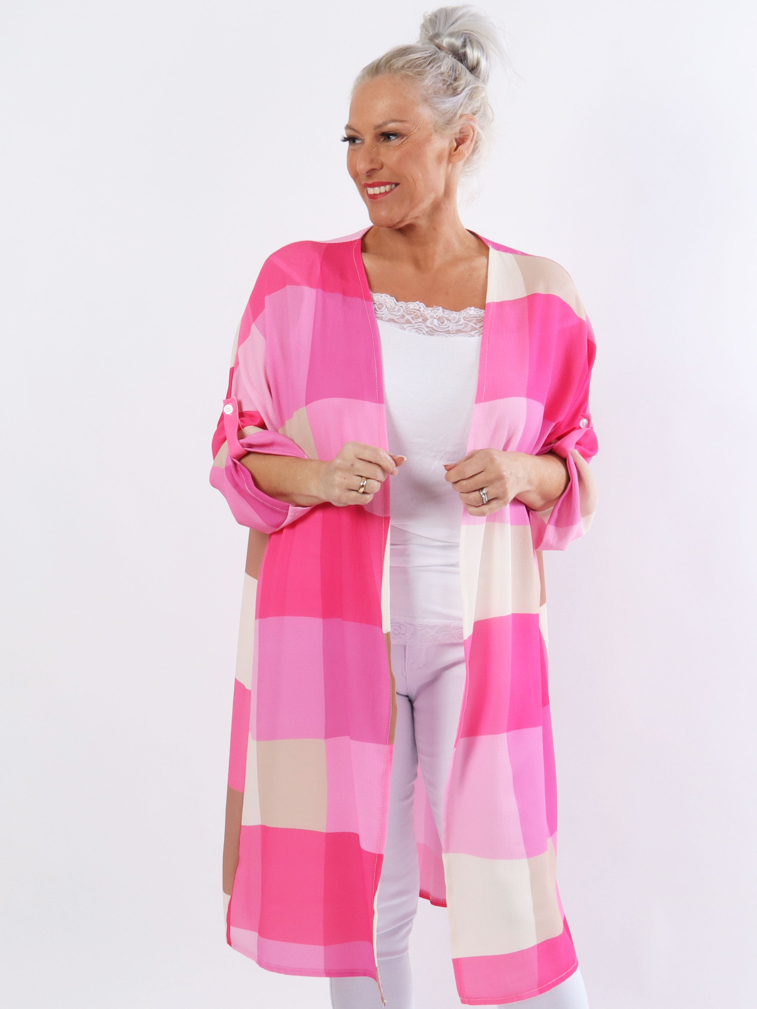 Vanesa Kimono - Söt plus size kimono i viskos med rutor