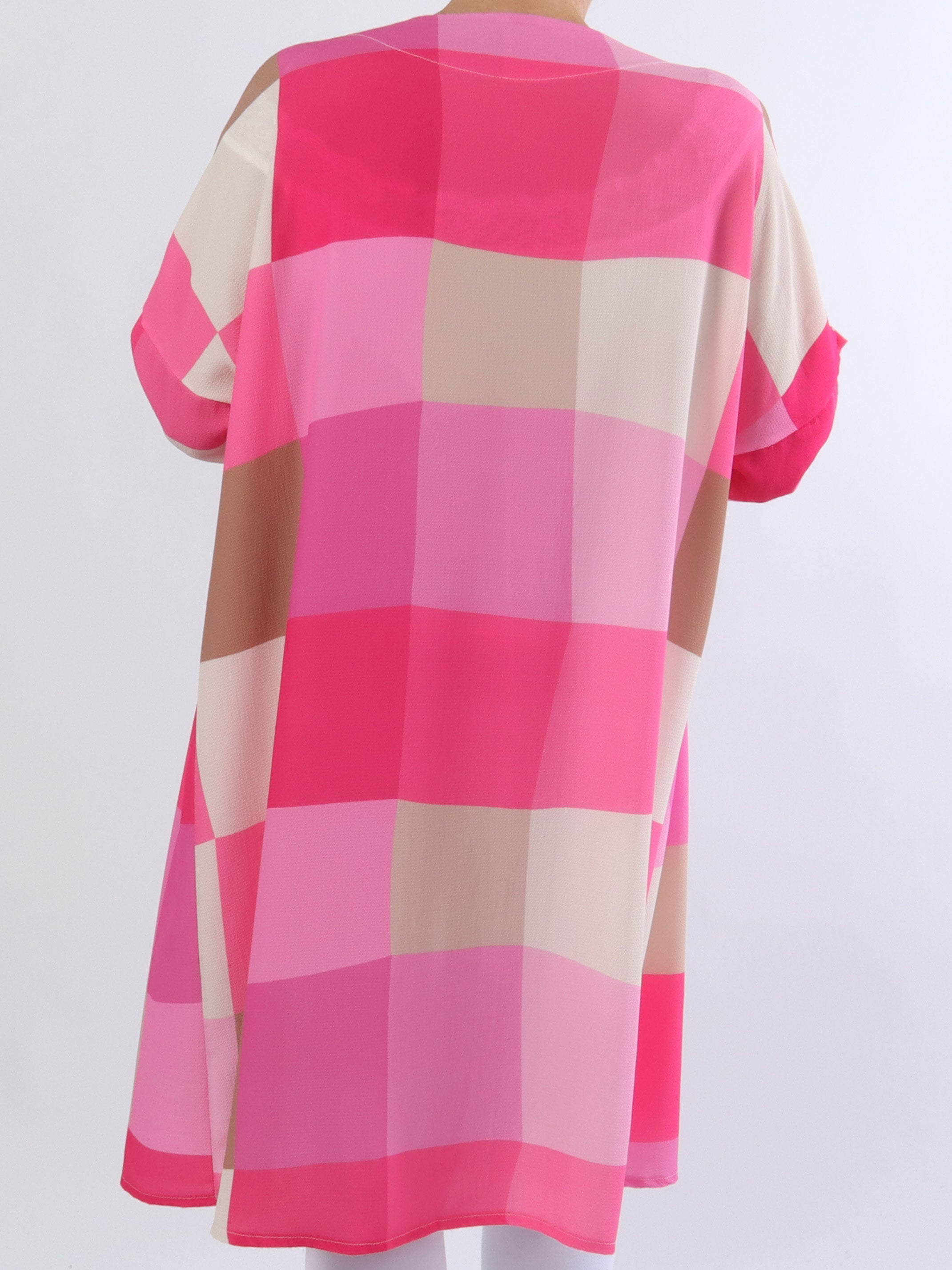 Vanesa Kimono - Söt plus size kimono i viskos med rutor