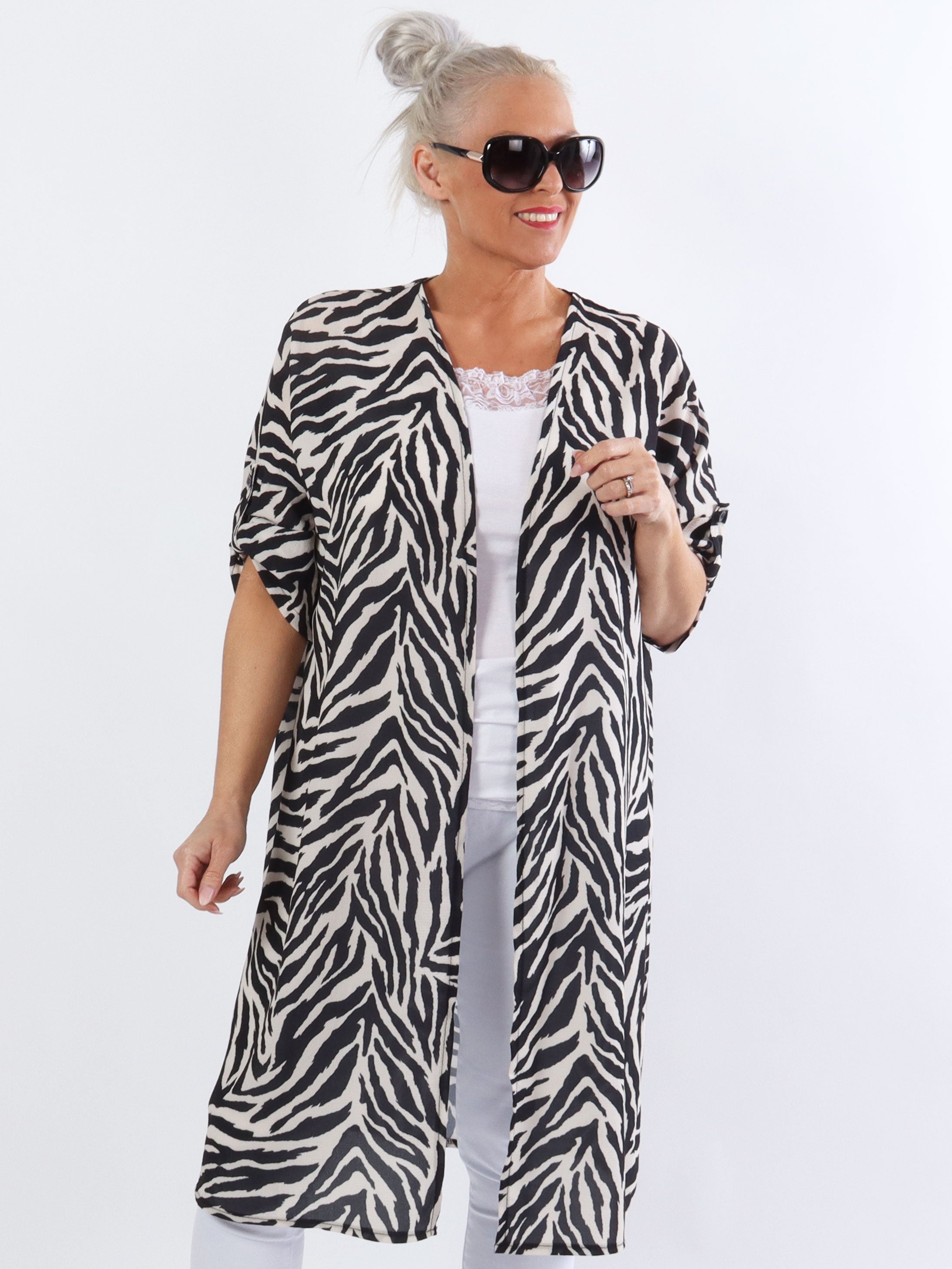 Vanesa Animal Kimono - Söt kimono i stora storlekar med djurtryck