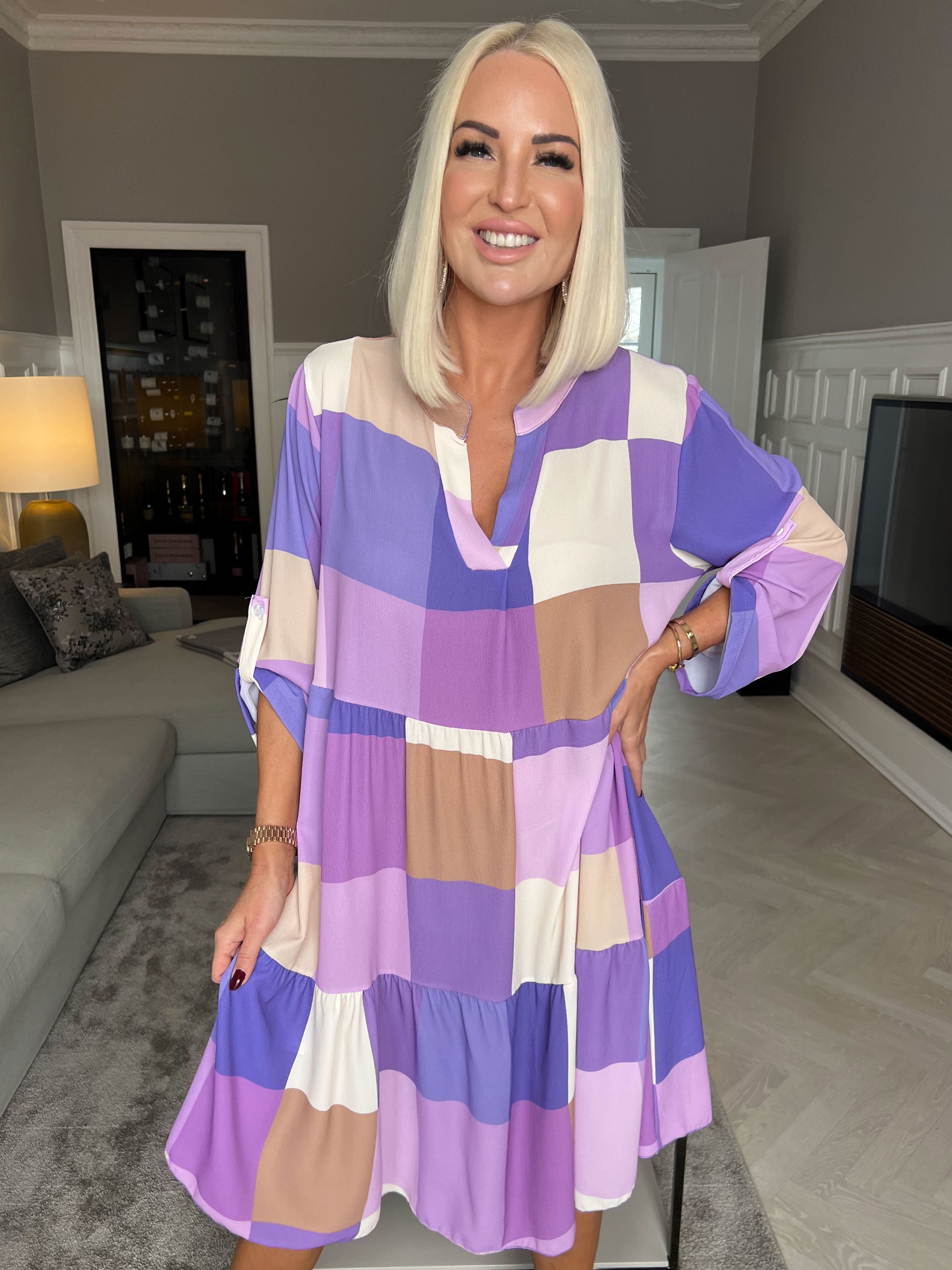 Vanesa Layer Dress - Täckt flerfärgad med volanger vid fållen