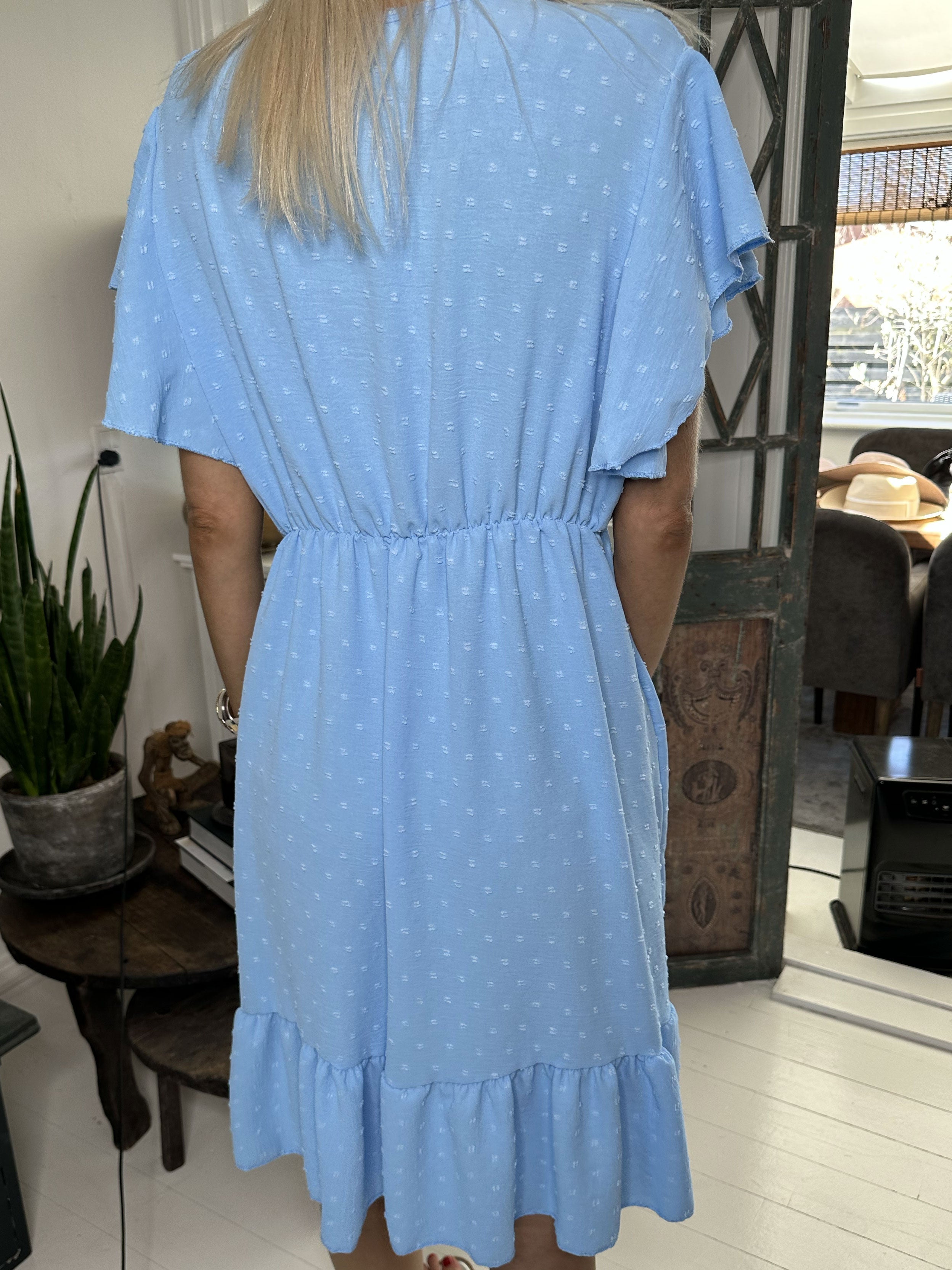 Vanilla - Sommarklänning med prickiga detaljer och volangärmar - Orange