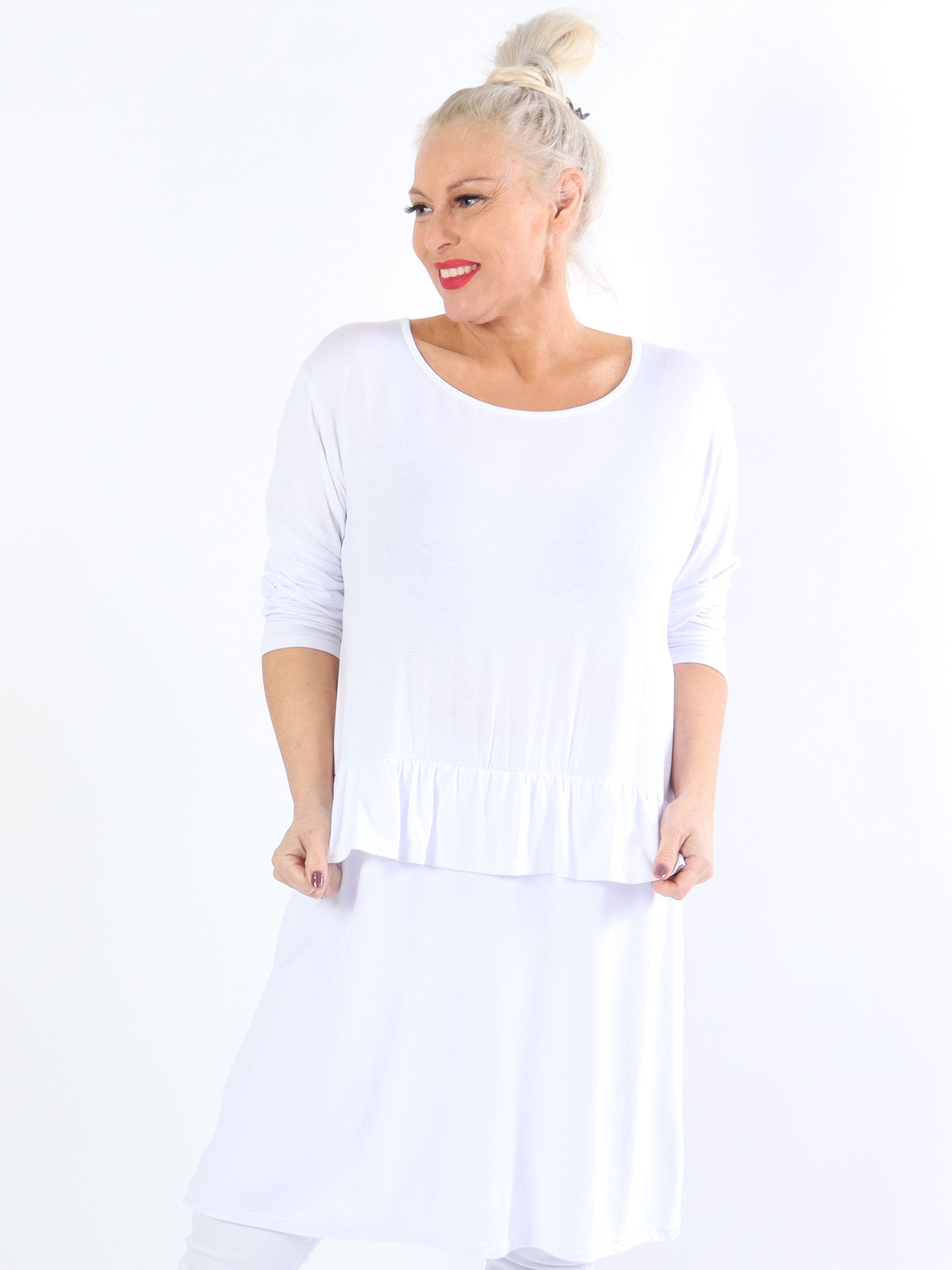 Vega - Solid jerseyklänning med söt volangkant