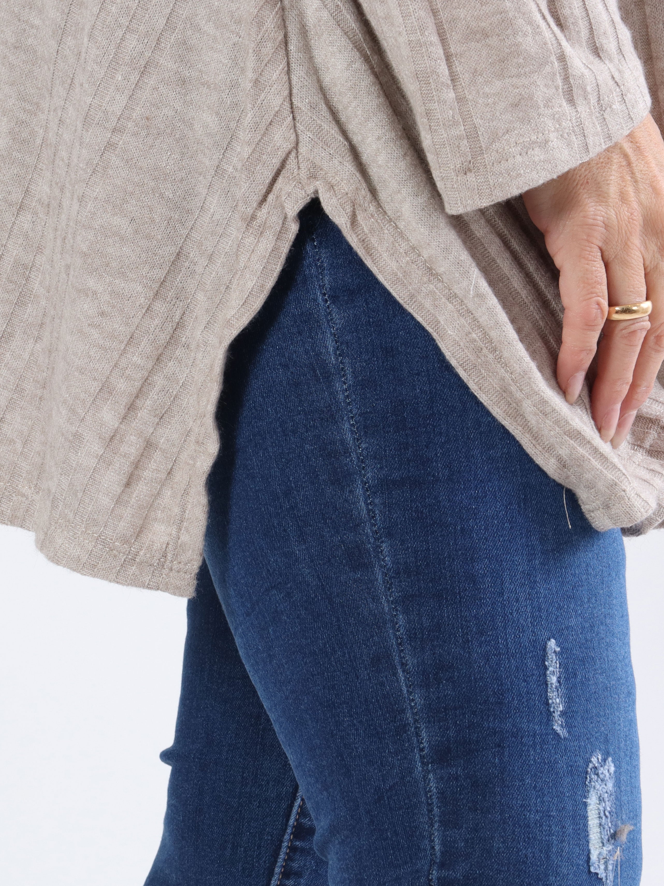 Ventura - Härligt mjuk plus size stickad blus