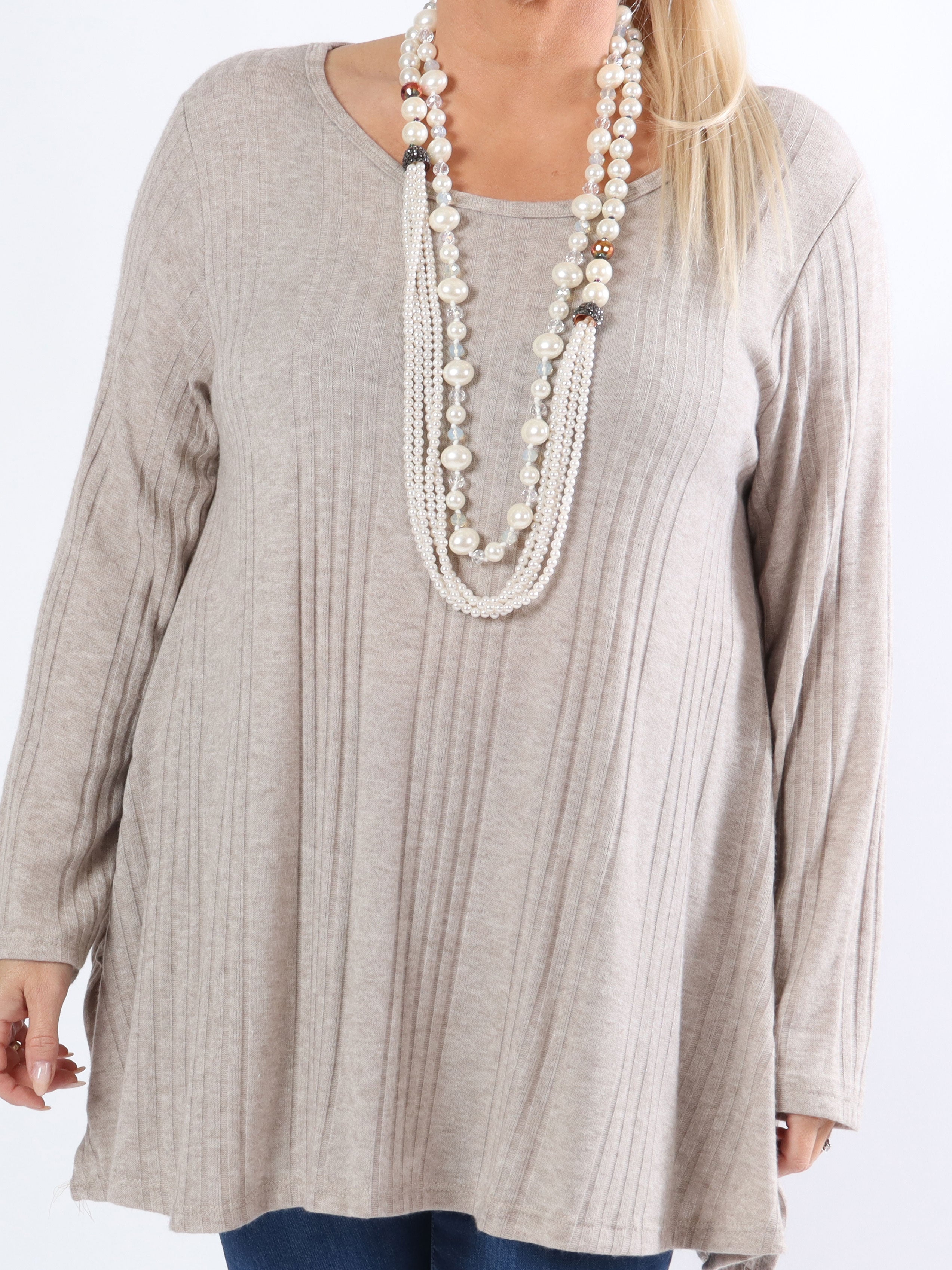 Ventura - Härligt mjuk plus size stickad blus - Beige