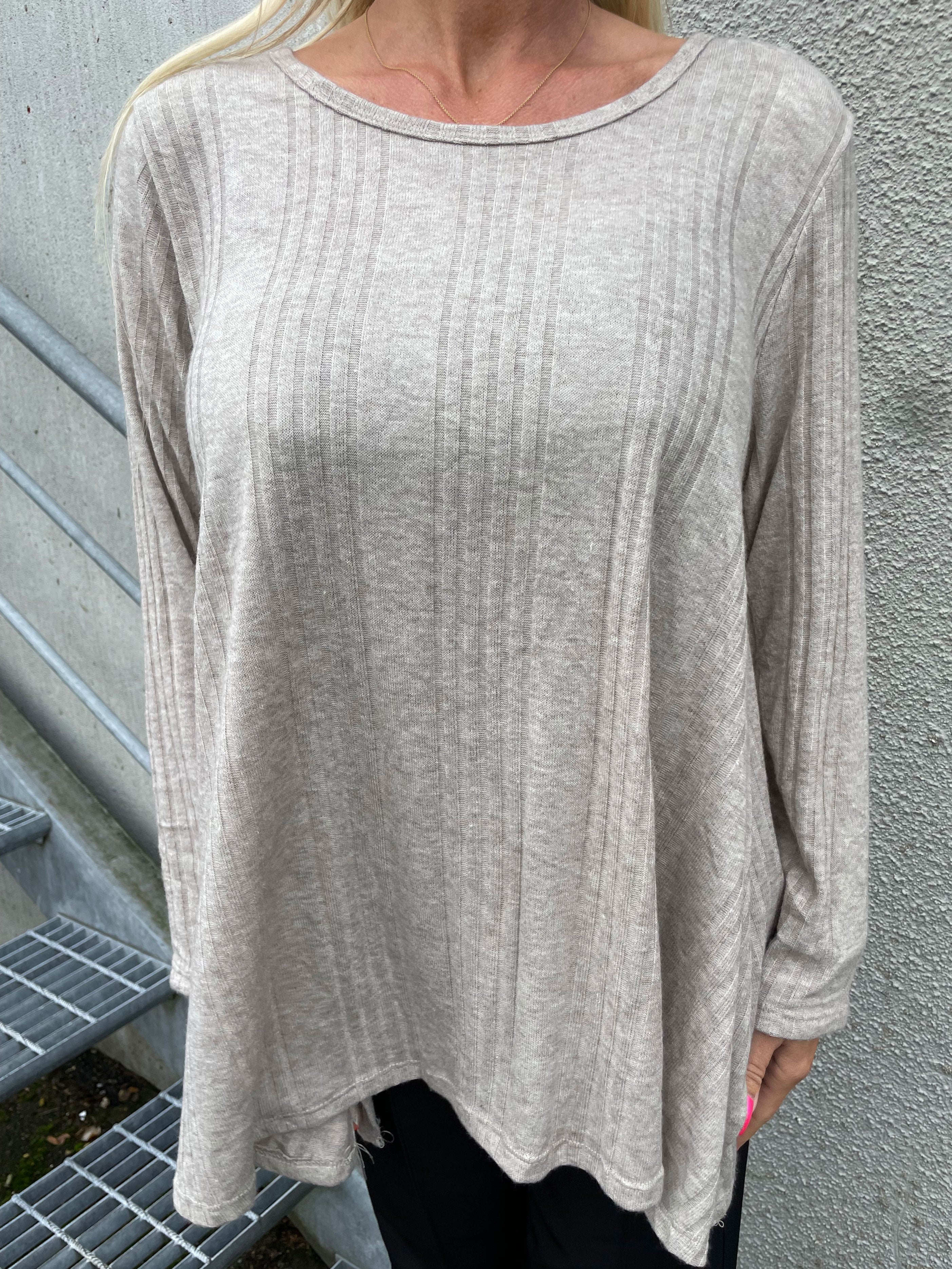 Ventura - Härlig mjuk stickad blus