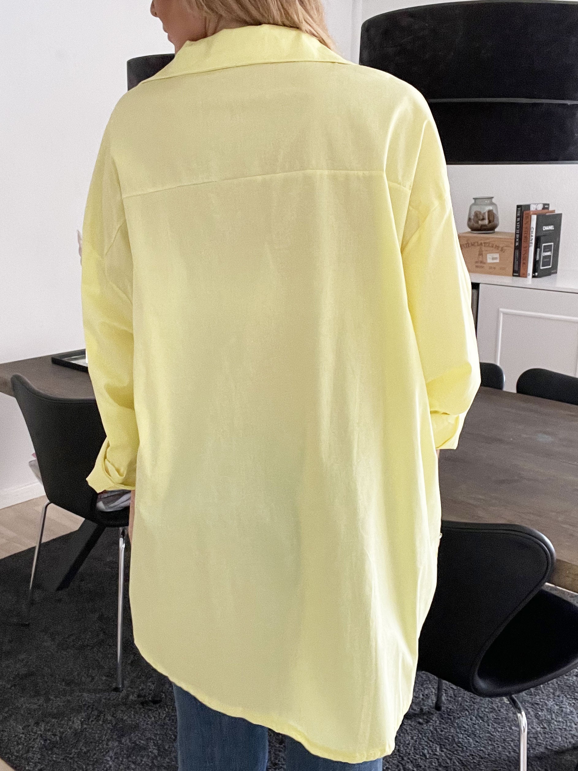 Verona - Oversized skjorta med stor ficka - White