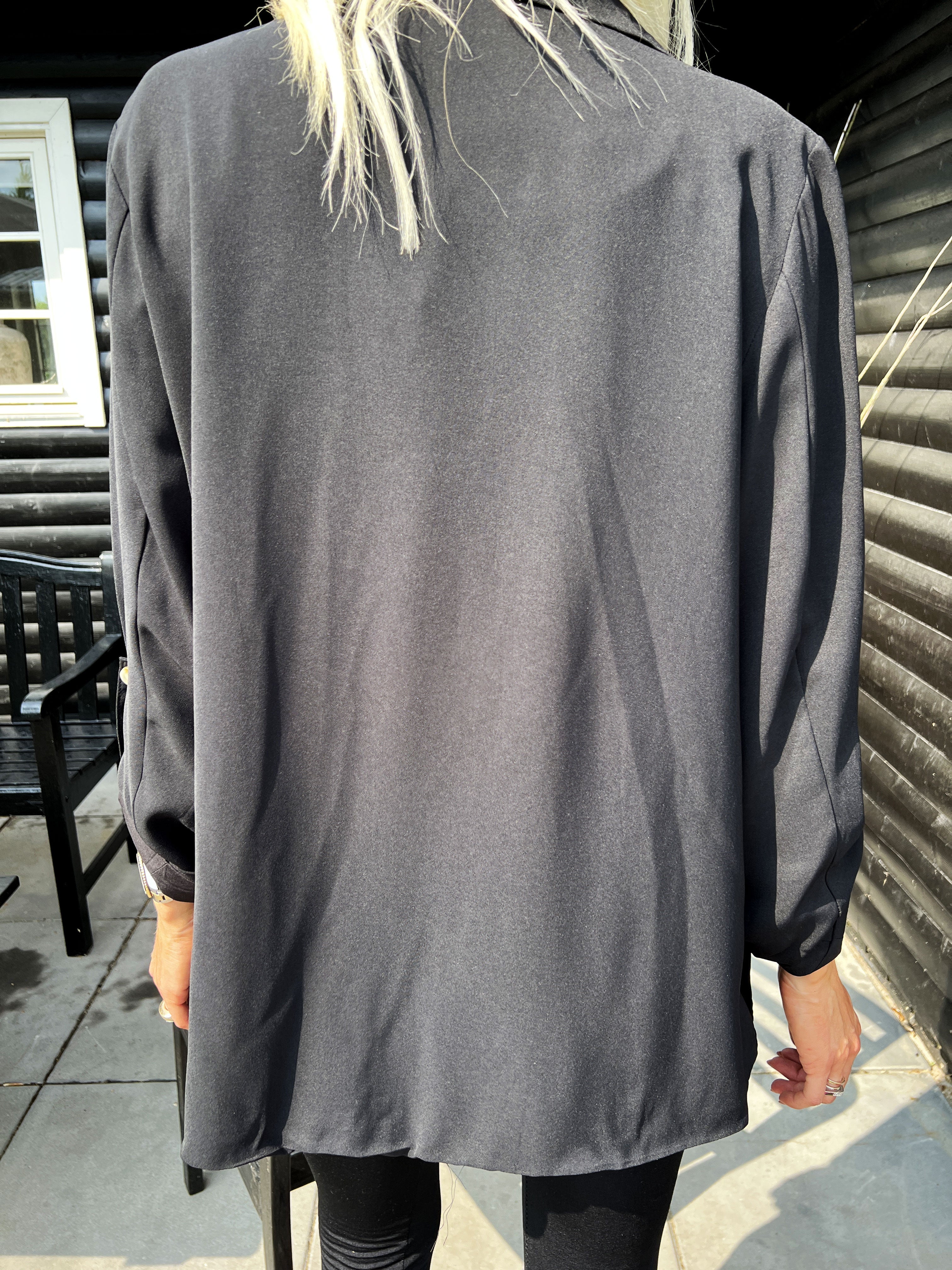 Vilja - Svart lätt blazerjacka - Black