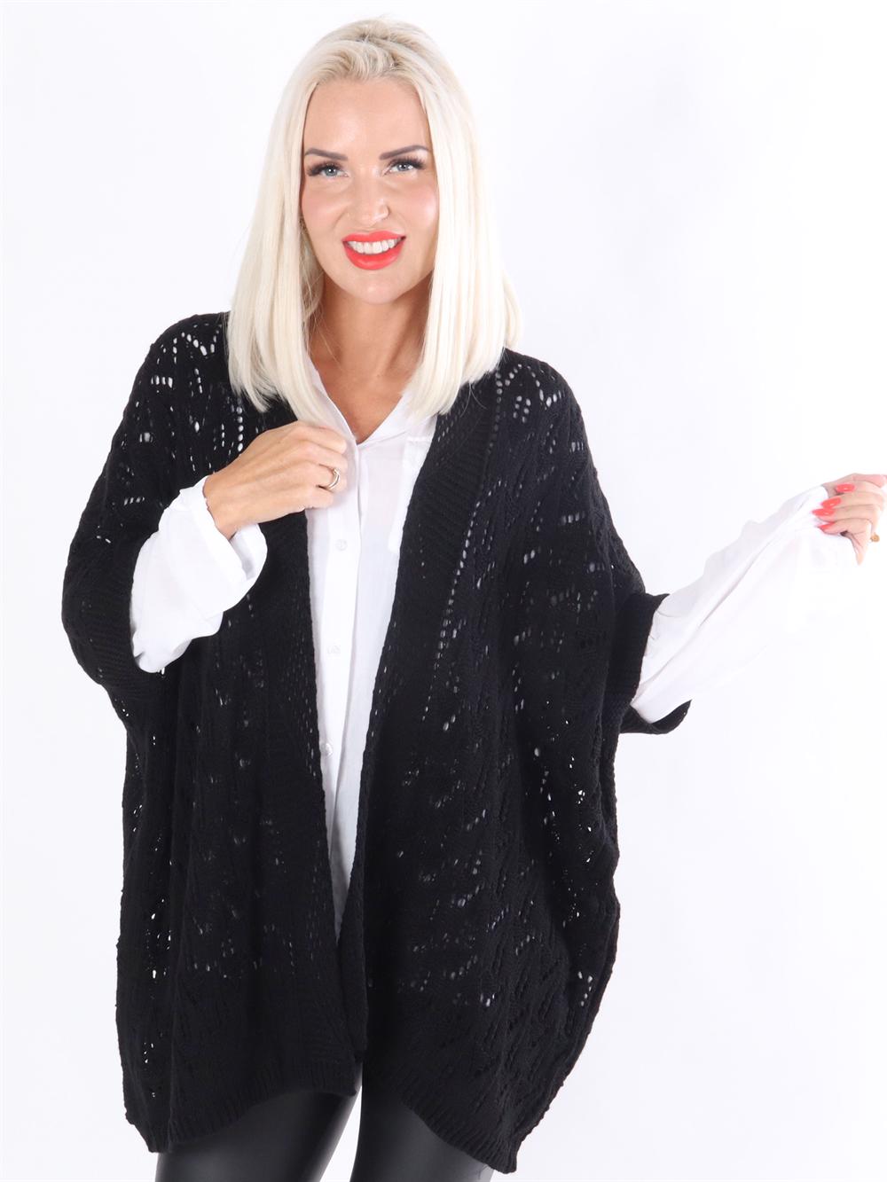 Violetta - Stickad kofta med hålmönster och korta ärmar