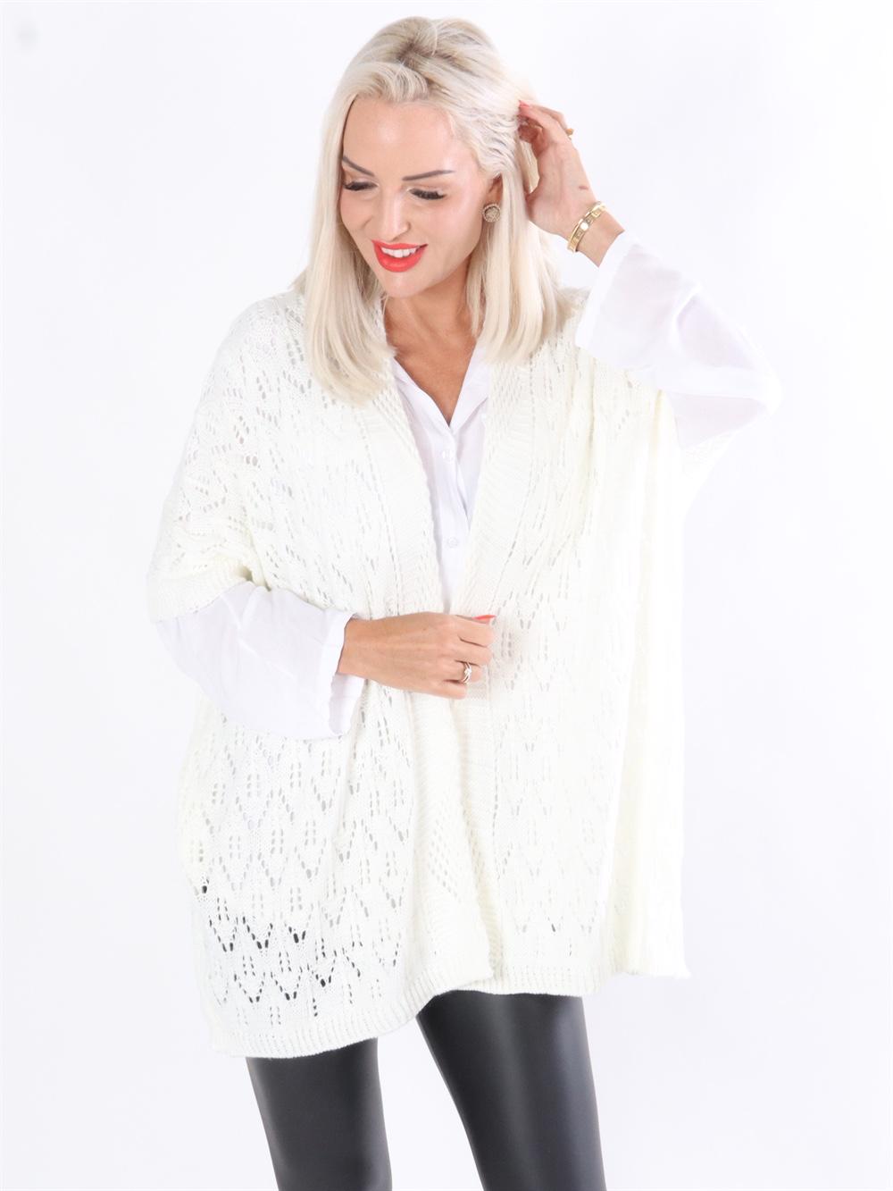 Violetta - Stickad kofta med hålmönster och korta ärmar