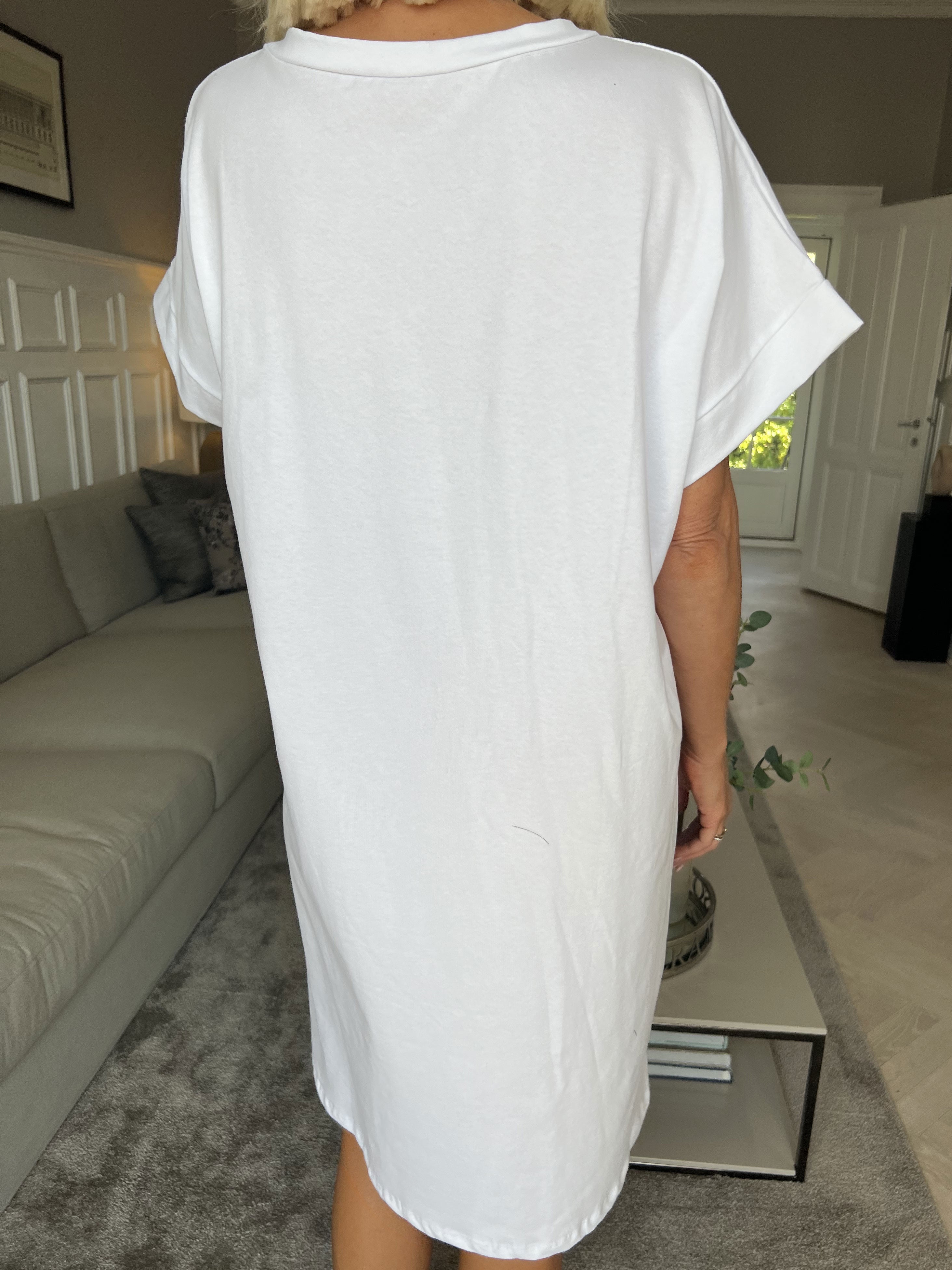 Virginia - Mjuk t-shirt klänning med motiv