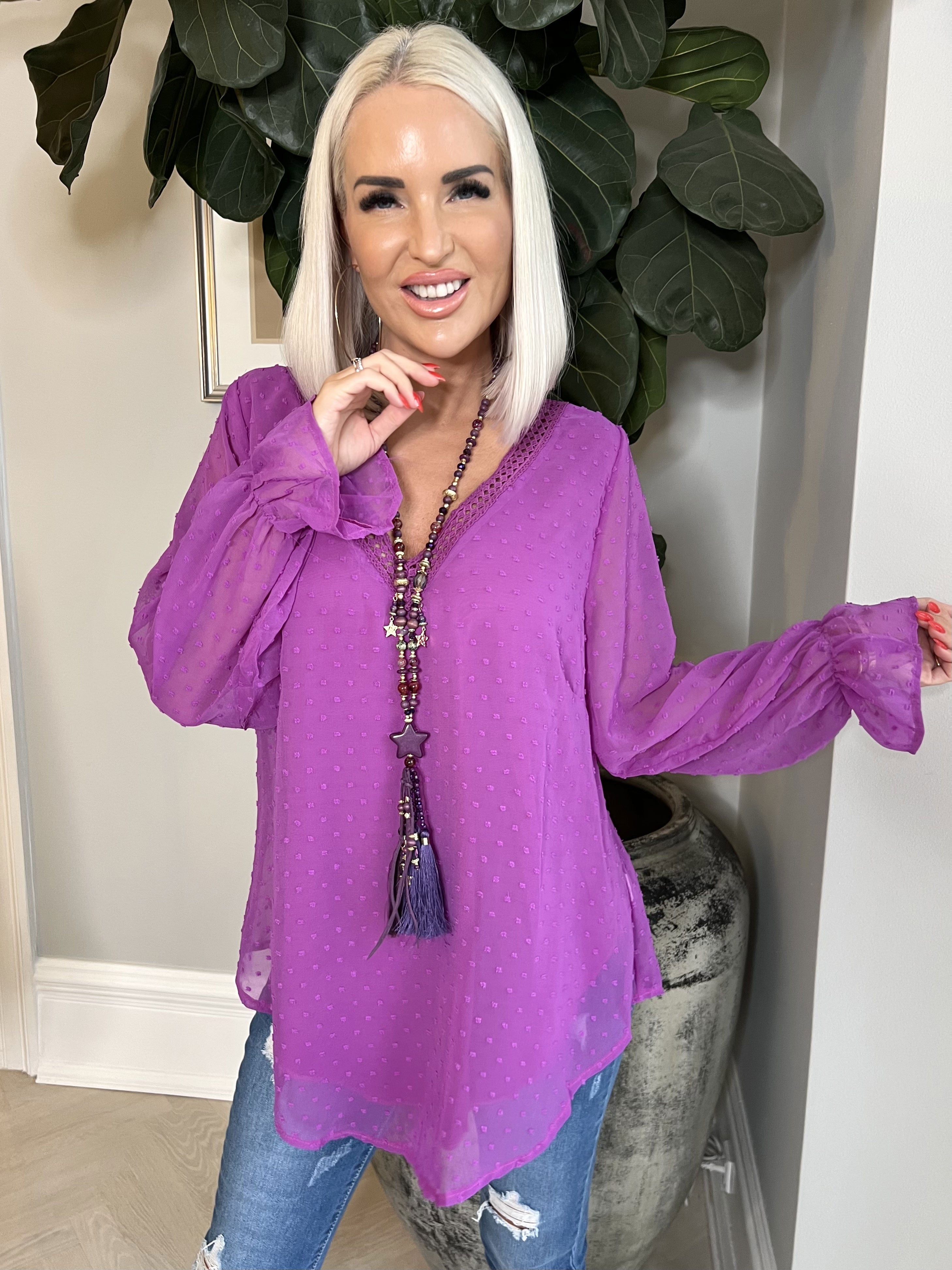 Vittoria - Söt tunika med broderier och prickigt tyg - Black