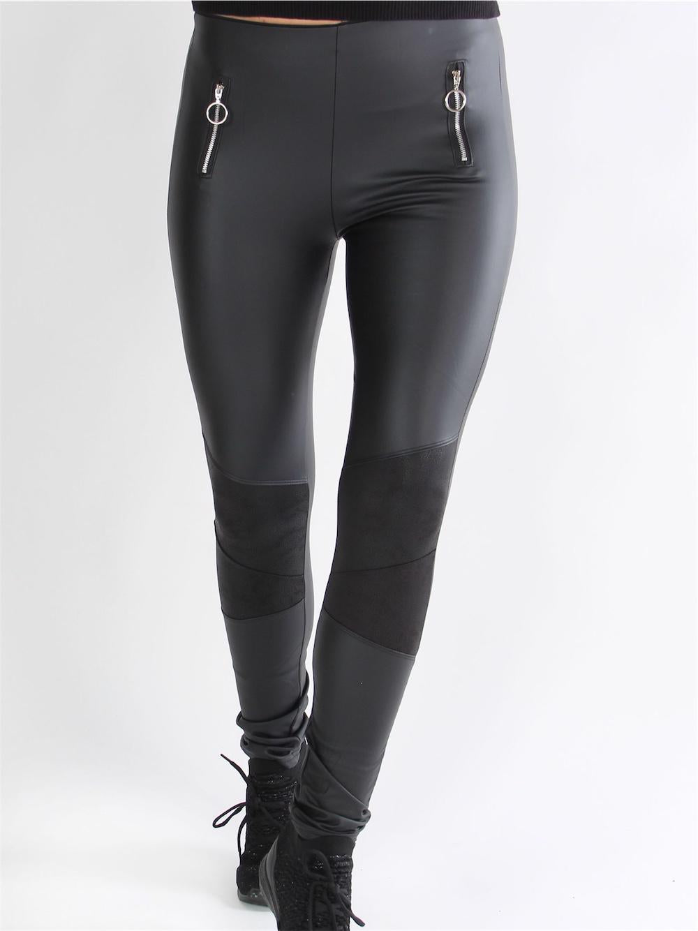 Wania - Svart läderlook leggings med dragkedje detaljer
