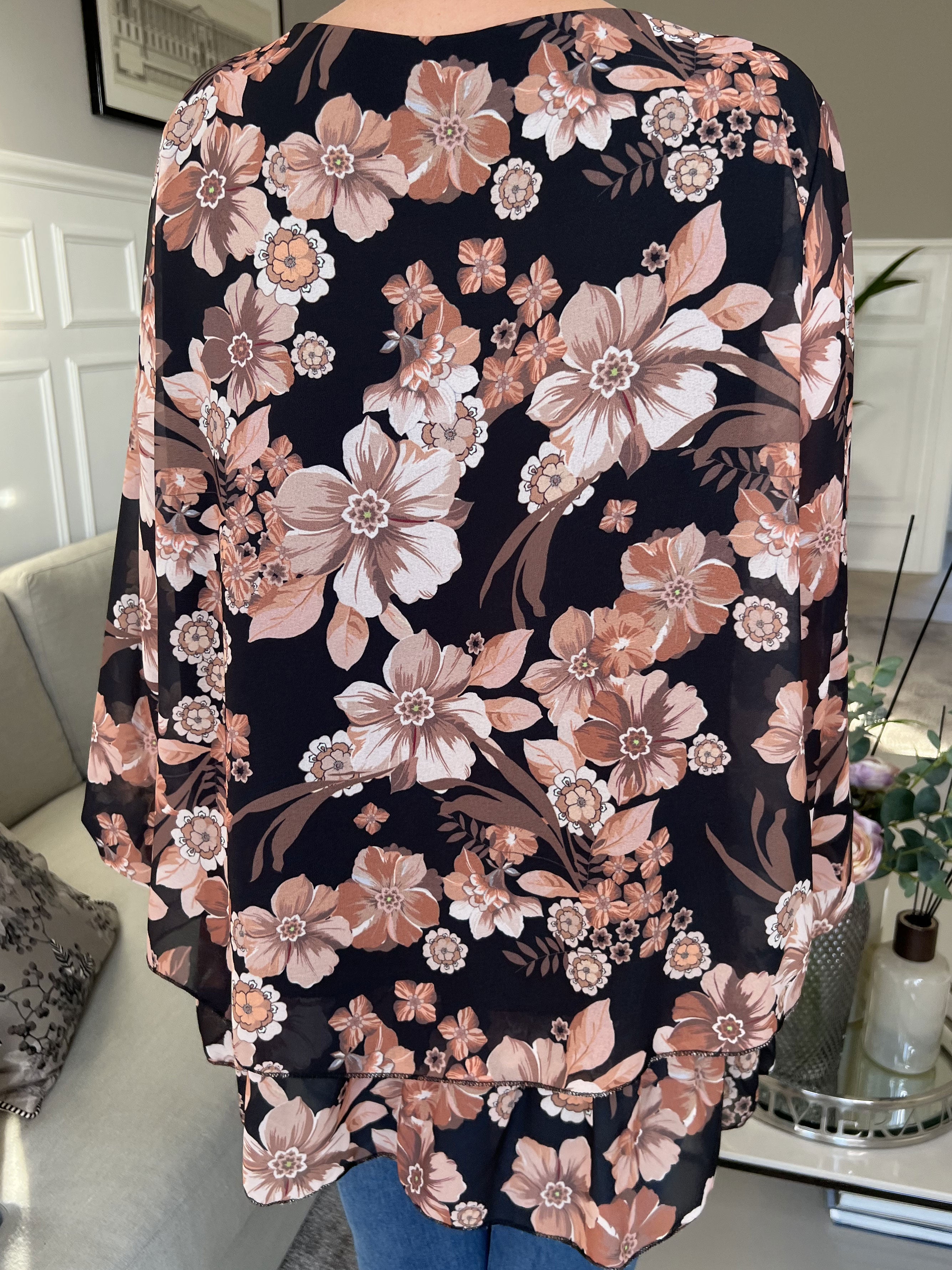 Wicky - Söt tunika i chiffong med blommiga motiv - Army