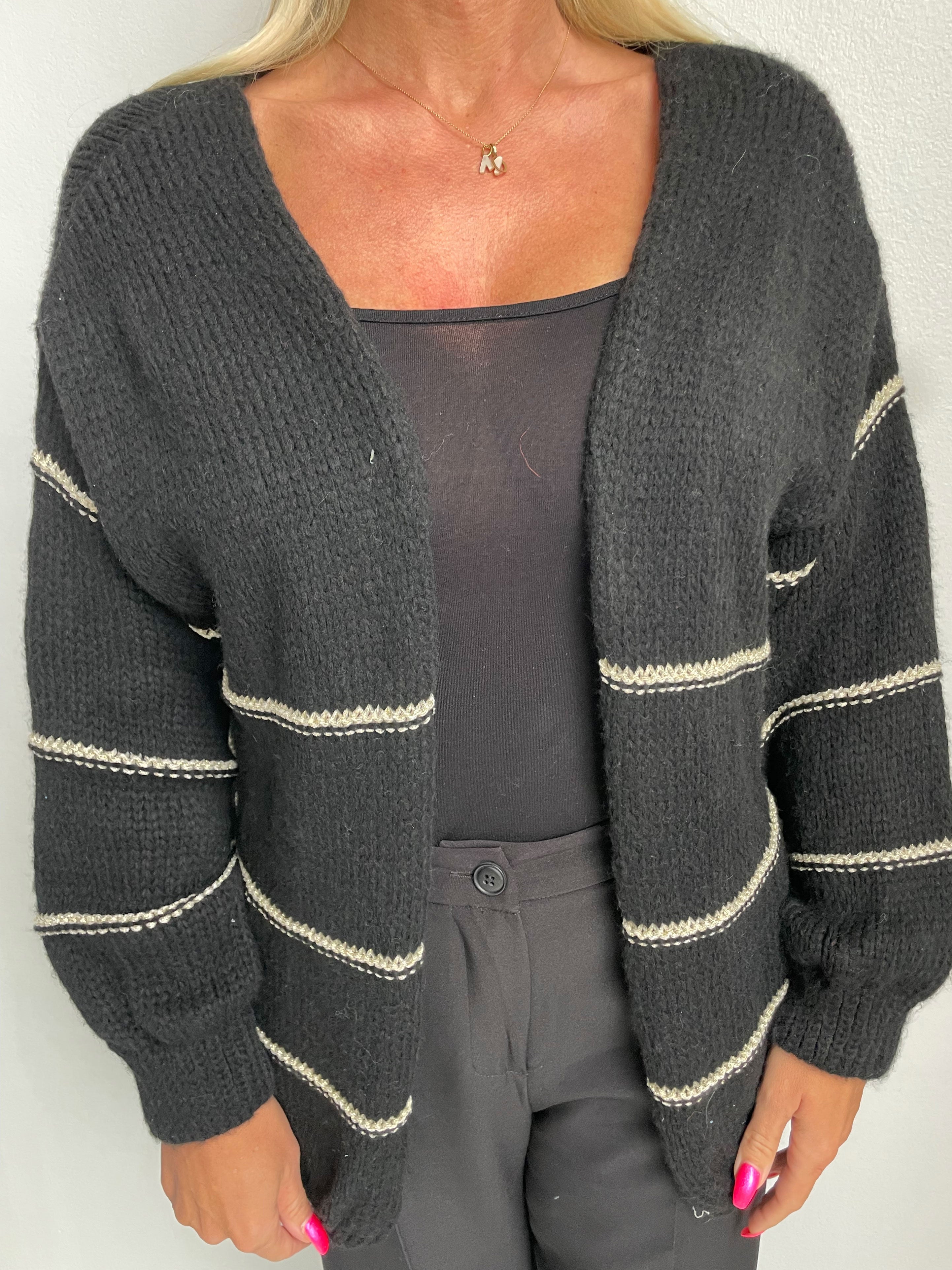 Yanira - Stickad kofta med guldfärgade ränder - Light blue