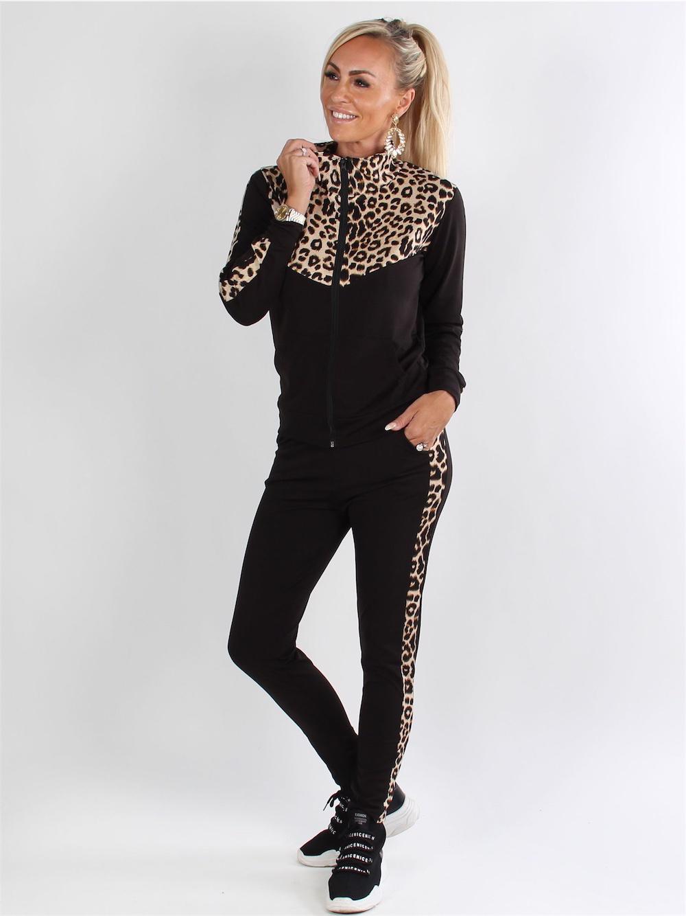 Zamera - Svart joggingdräkt med coola leoparddetaljer