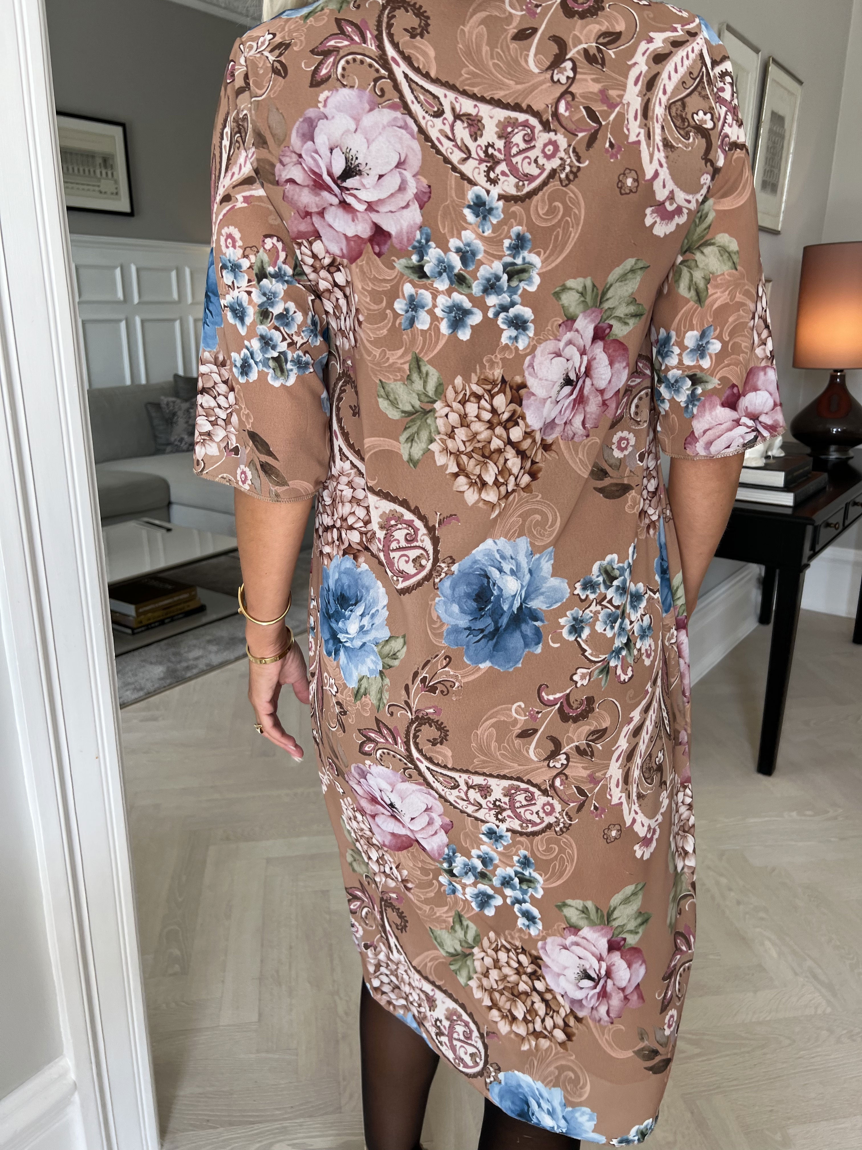 Zion Flower - Plisserad klänning med blommönster