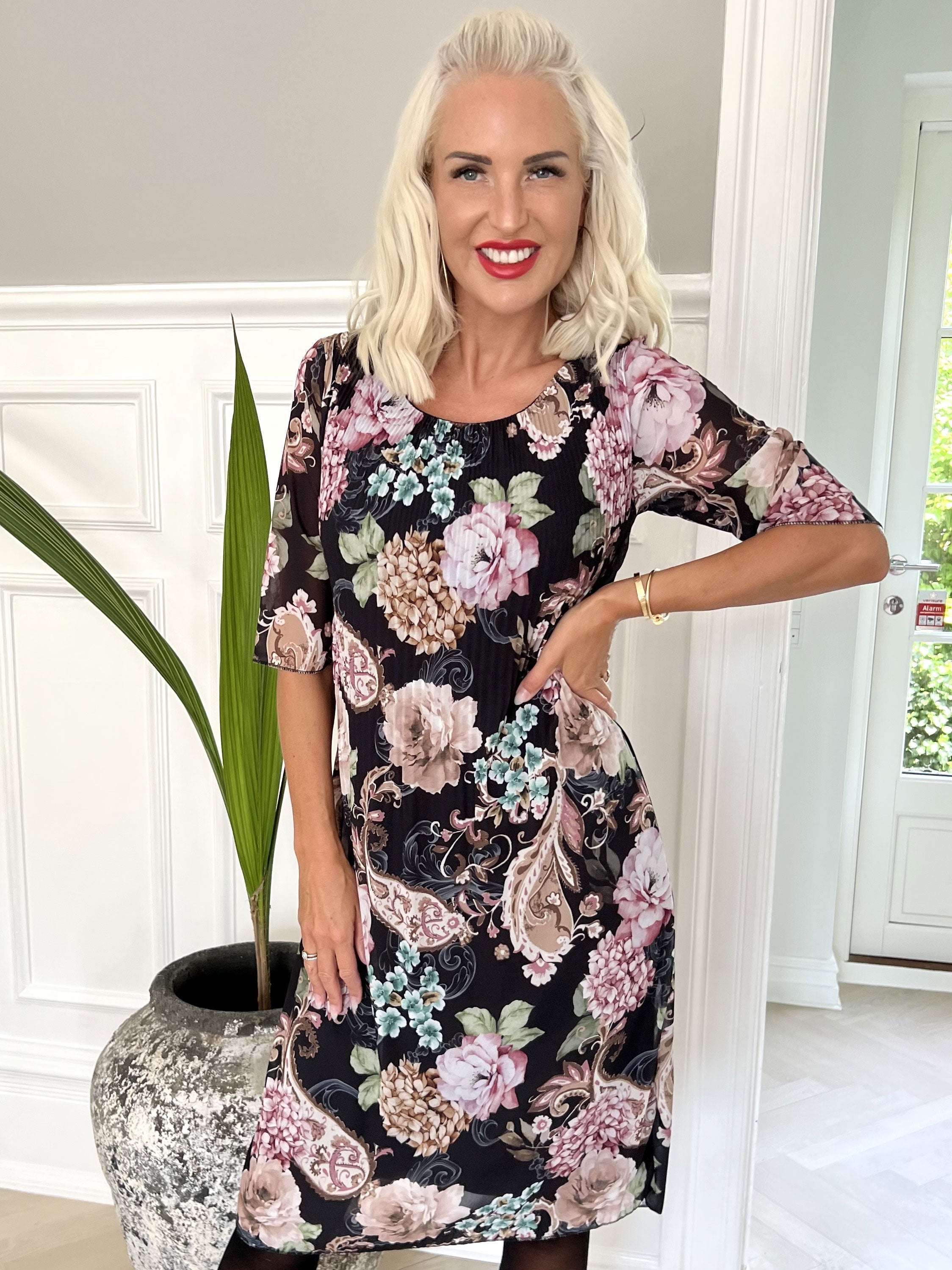 Zion Flower - Plisserad klänning med blommönster