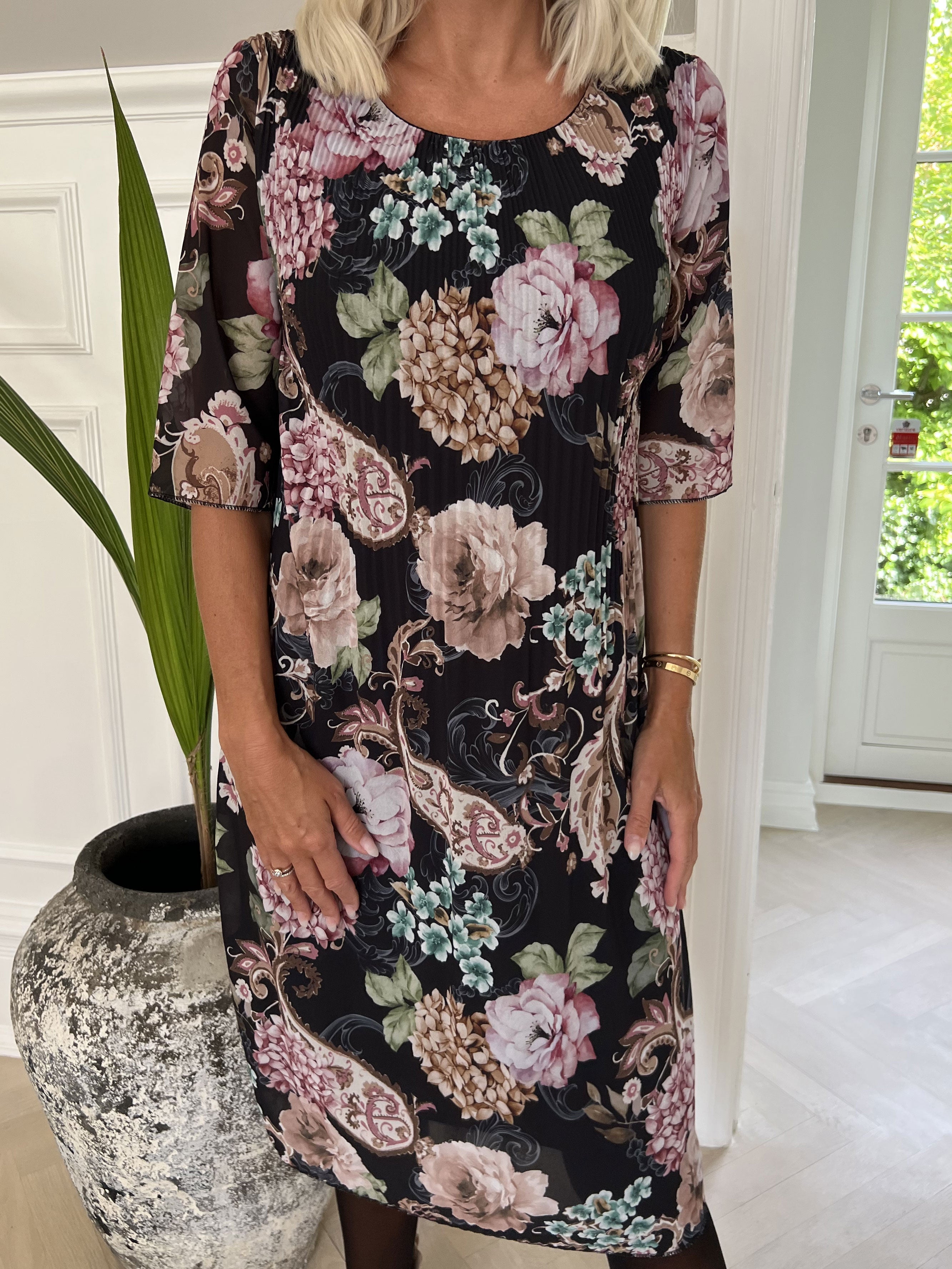 Zion Flower - Plisserad klänning med blommönster