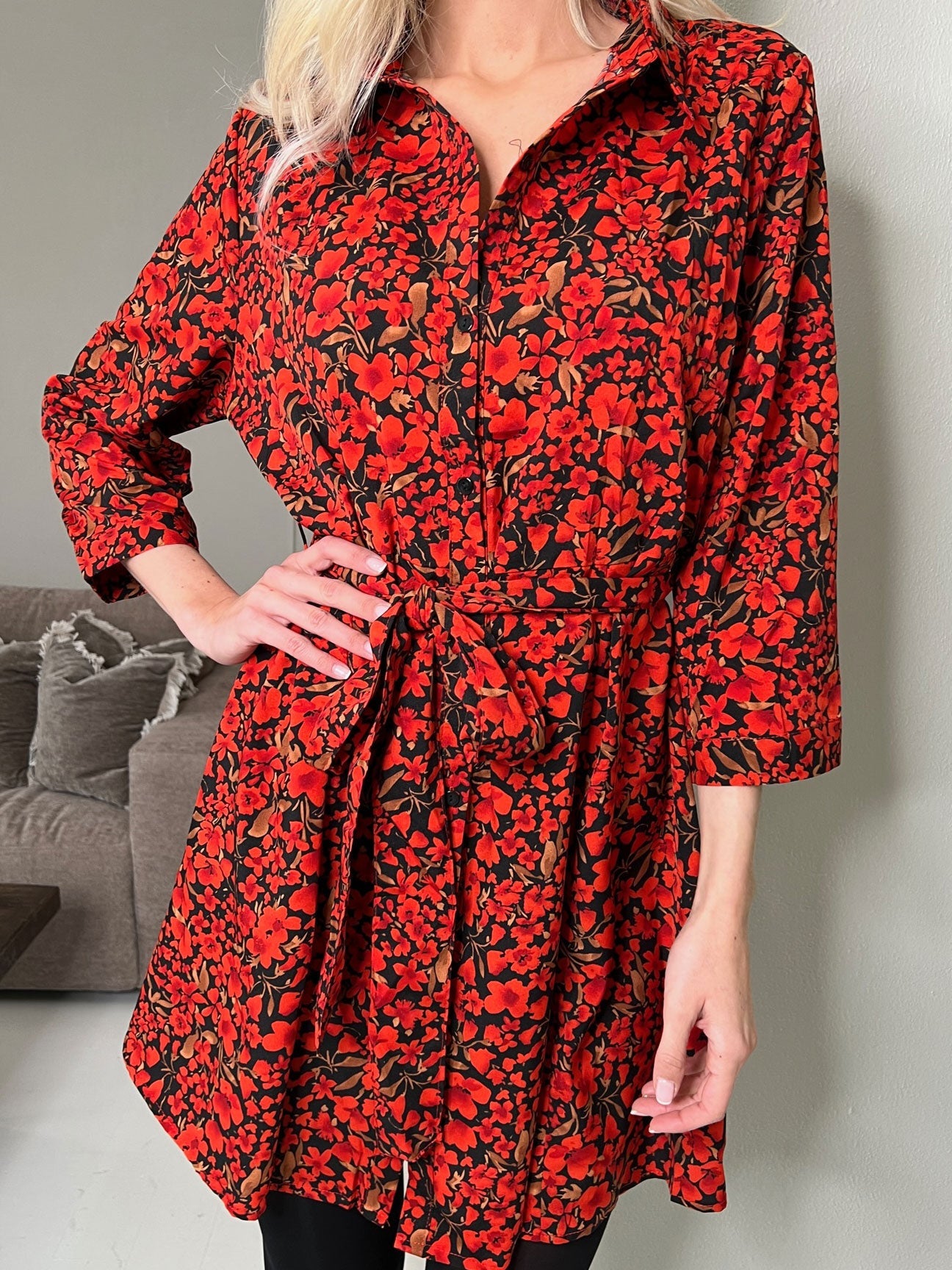 Zira - Söt blommig skjortklänning - Black