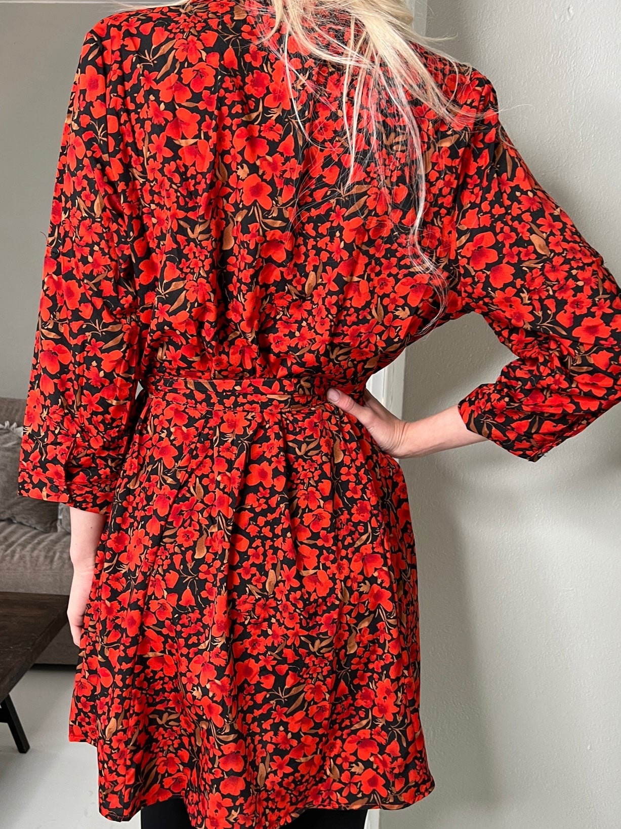 Zira - Söt blommig skjortklänning - Black