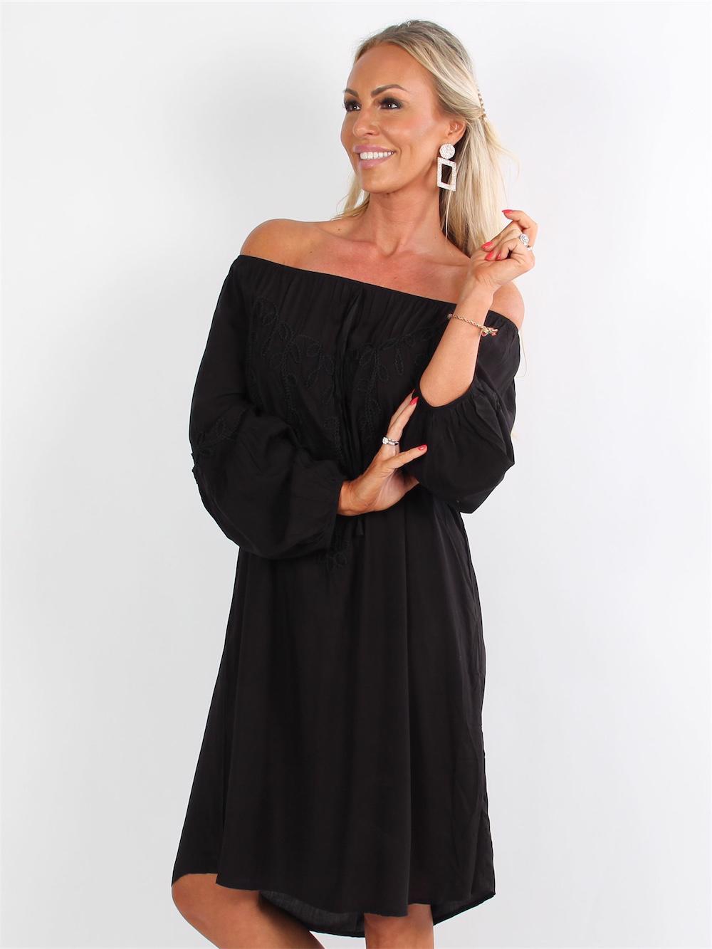 Zola - Svart tunikaklänning med broderi framtill och på ärmarna