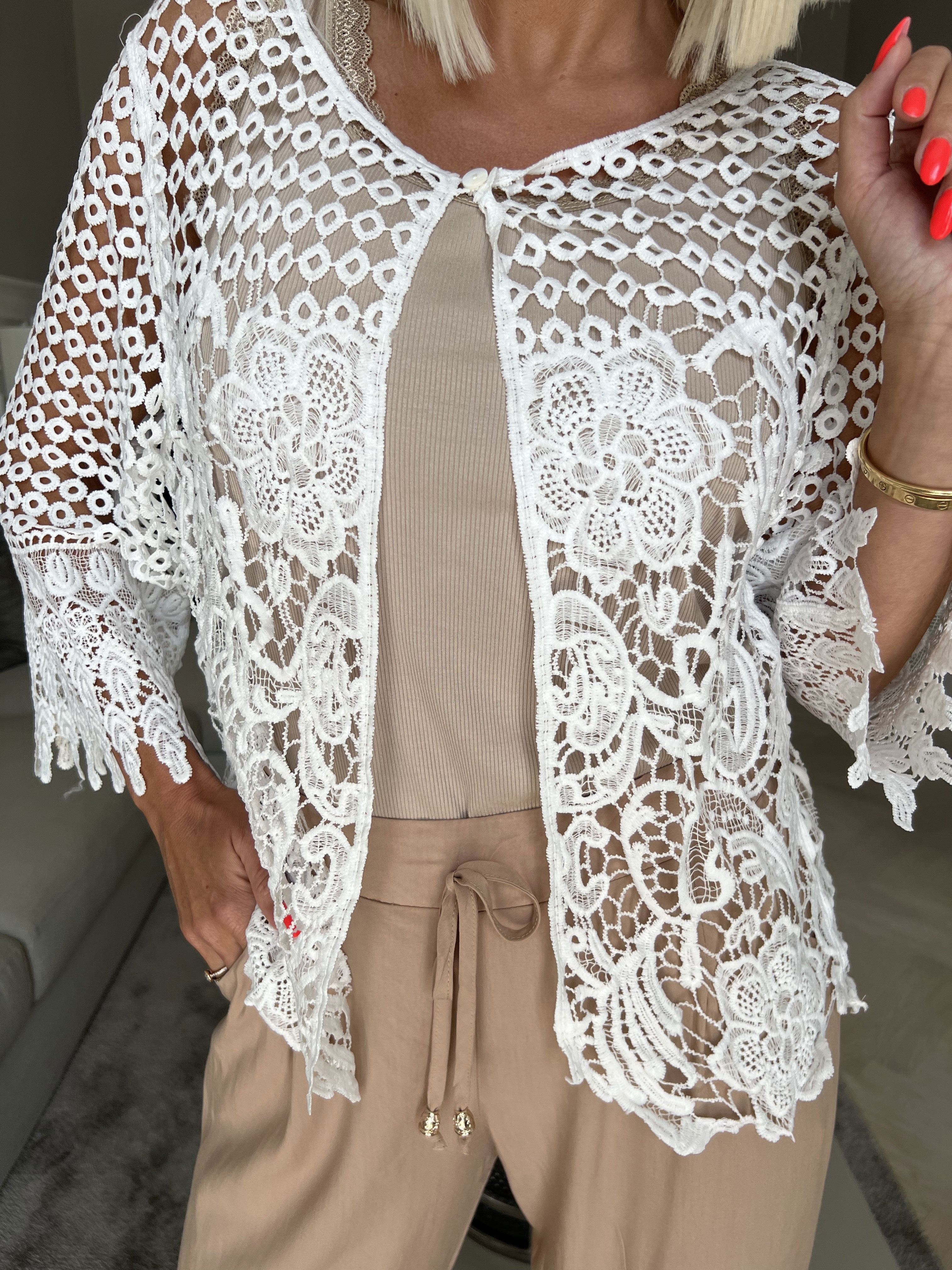 Agate - Söt kort broderad kofta