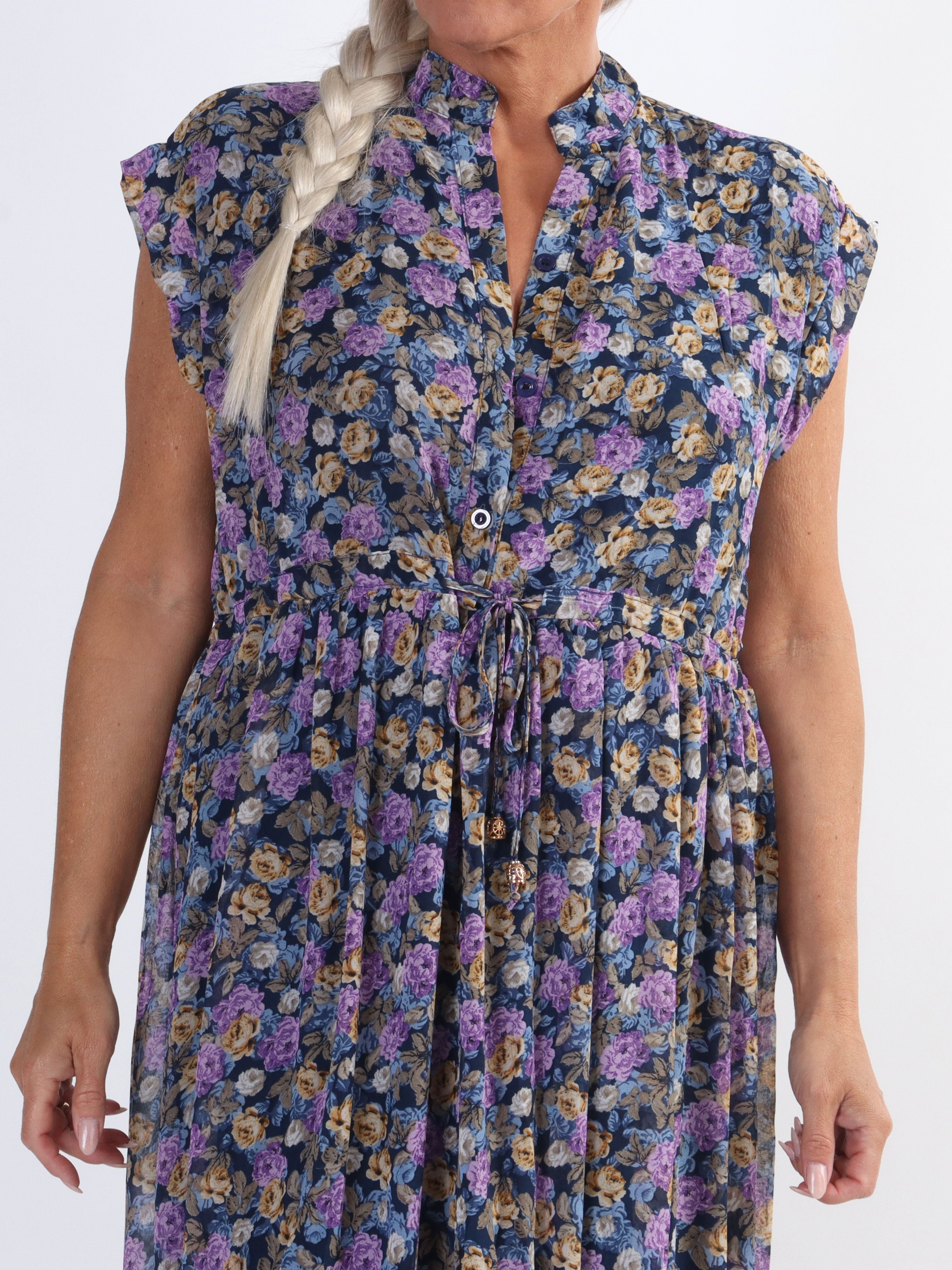 Alberte - Söt sommarklänning i chiffong med blommönster