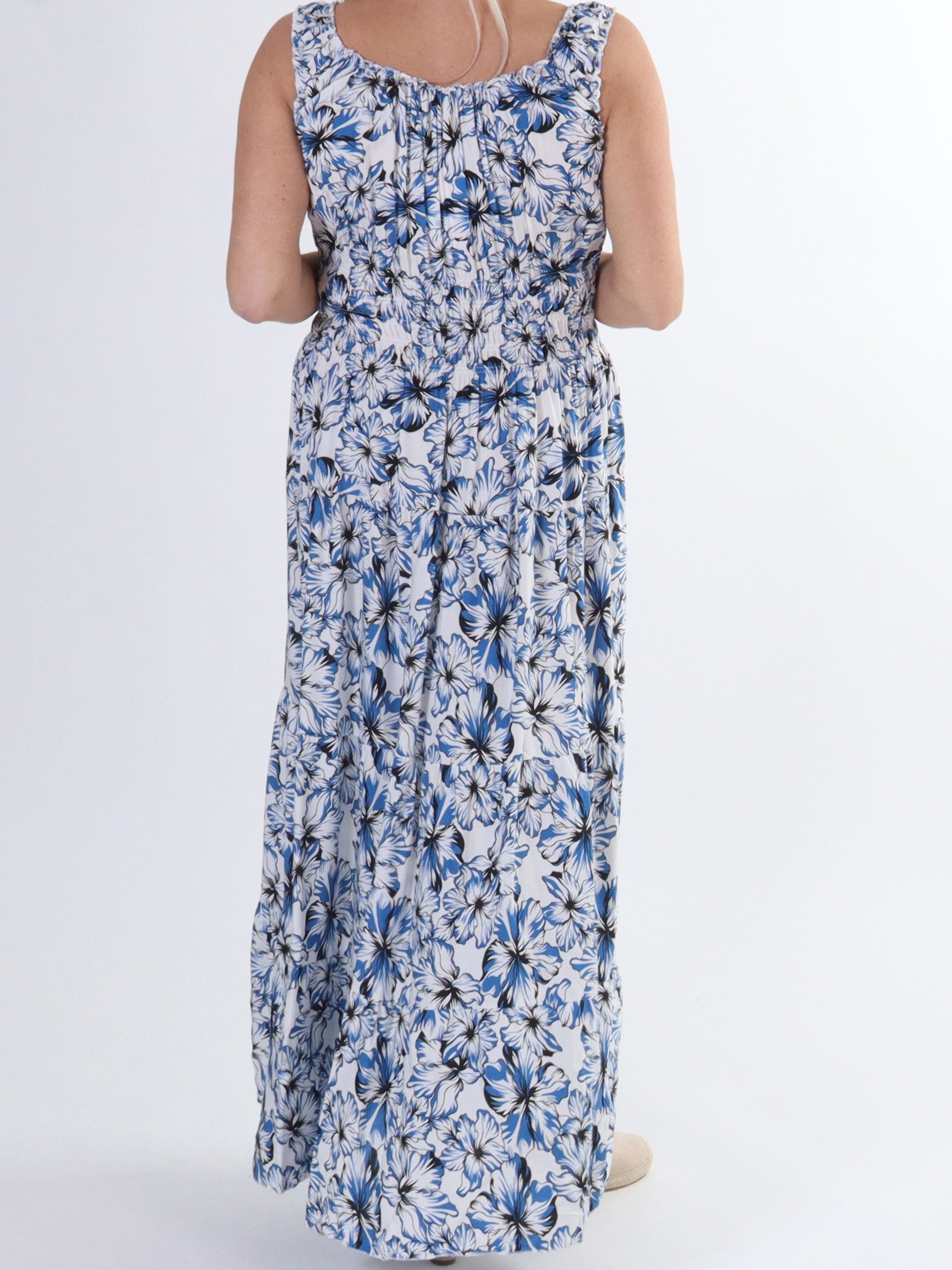 Alicia Hawaii - Söt klänning i plus size med smock och hawaii blommor